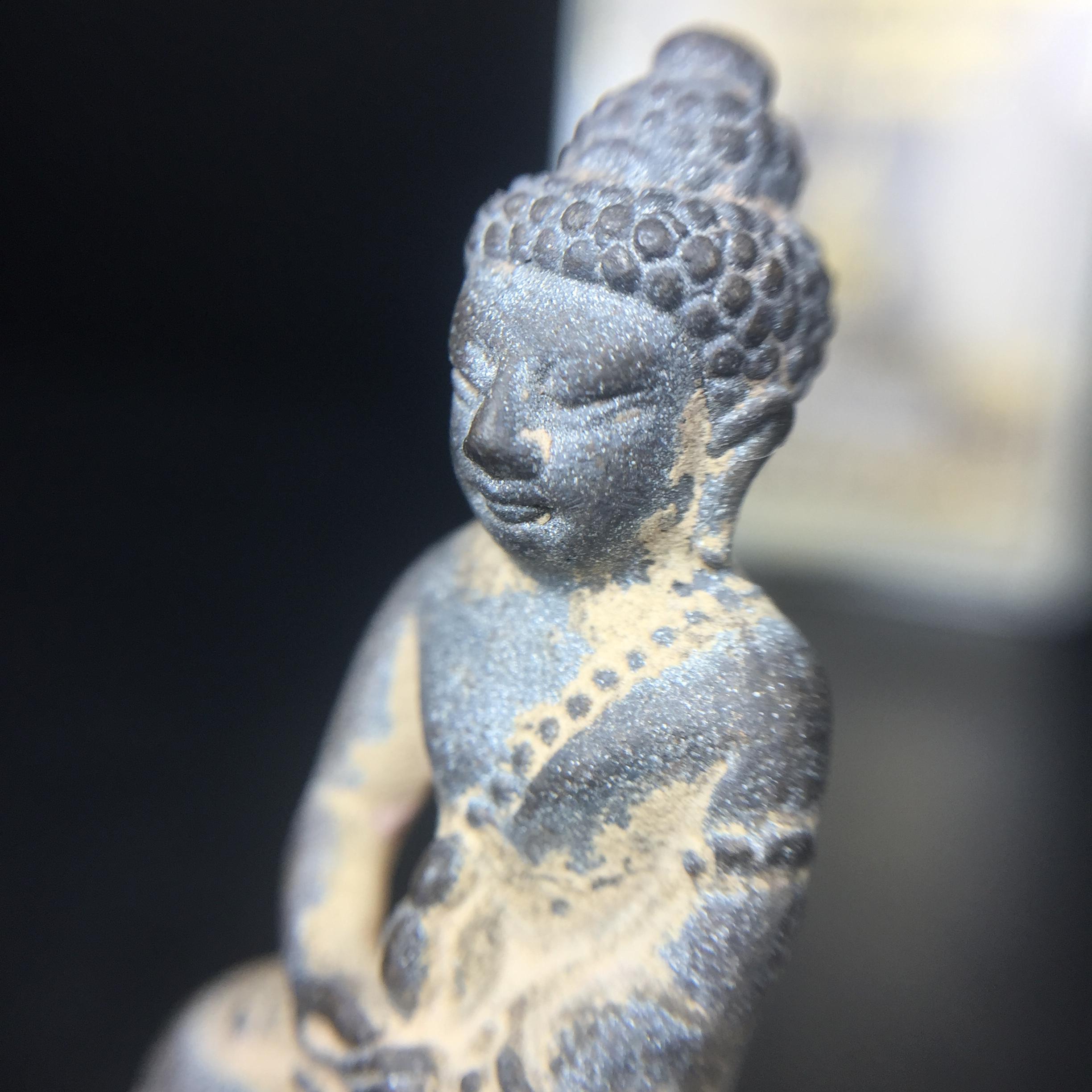 พระกริ่งชินบัญชรฉลองพระชันษา 100 ปี สมเด็จพระญาณสังวร วัดบวรนิเวศวิหาร ปี 2556 เนื้อนวโลหะผสมทองคำก้นทองแดง พิธีใหญ่ มวลสารเด่น นิยม(1 ใน 2556 องค์)