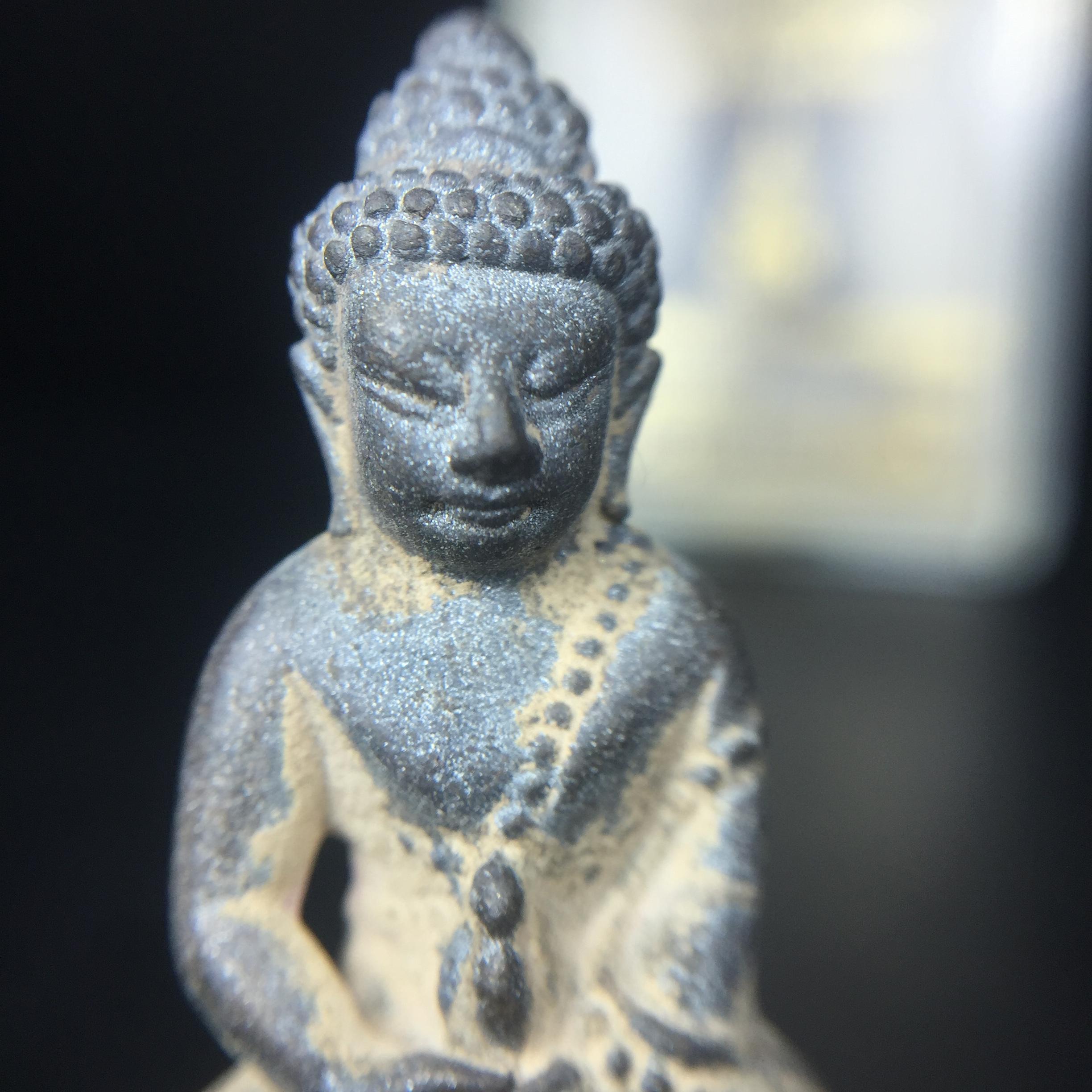 พระกริ่งชินบัญชรฉลองพระชันษา 100 ปี สมเด็จพระญาณสังวร วัดบวรนิเวศวิหาร ปี 2556 เนื้อนวโลหะผสมทองคำก้นทองแดง พิธีใหญ่ มวลสารเด่น นิยม(1 ใน 2556 องค์)