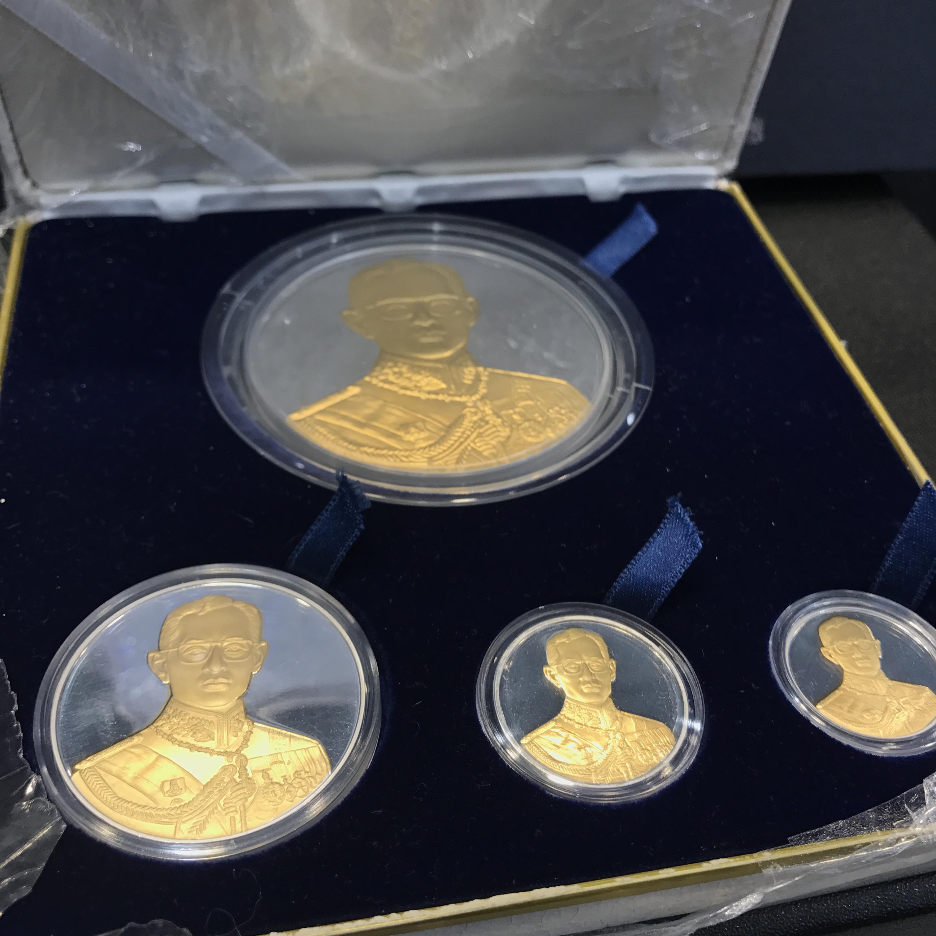 ชุดเหรียญที่ระลึก “คามิโอ” มหามงคลวโรกาสพระบาทสมเด็จพระเจ้าอยู่หัวภูมิพลอดุลยเดช ทรงครองสิริราชสมบัติครบ 50ปี