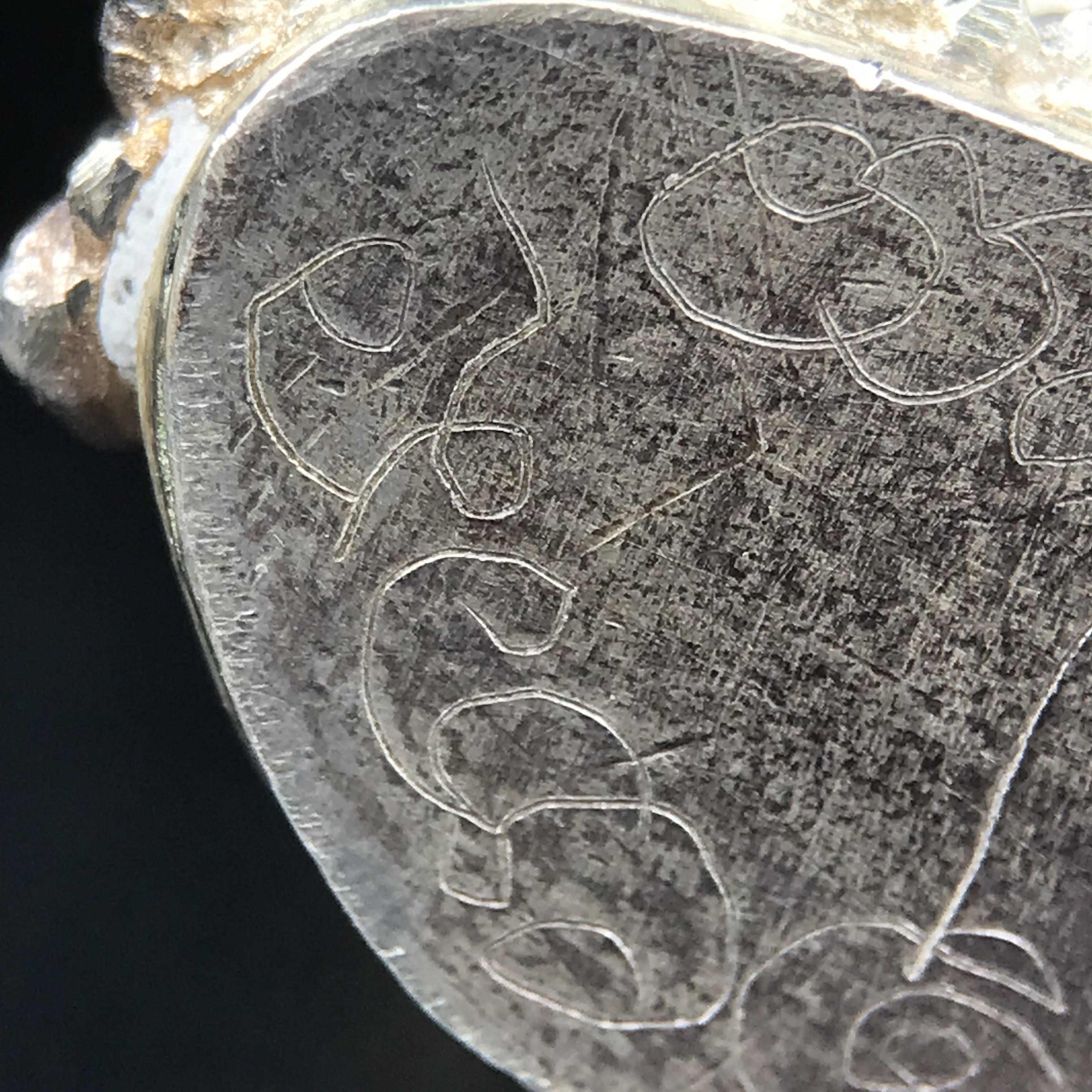 พระกริ่งญาณสังวร(พระกริ่ง ญส.)ปี 2519 เนื้อเงิน(สภาพสวยผิวเดิมขึ้นน้ำทองสวยมาก) สมเด็จพระญาณสังวรและหลวงพ่อคูณ ปริสุทโธ จับสายสูตรร่วมกันในพิธีเททอง ณ อุโบสถวัดบวรนิเวศวิหาร(พิธีใหญ่ เจตนาดี หลวงปู่โต๊ะร่วมปลุกเสก)(แบบนี้ไม่ควรพลาด)หายาก 1ใน 999 องค์