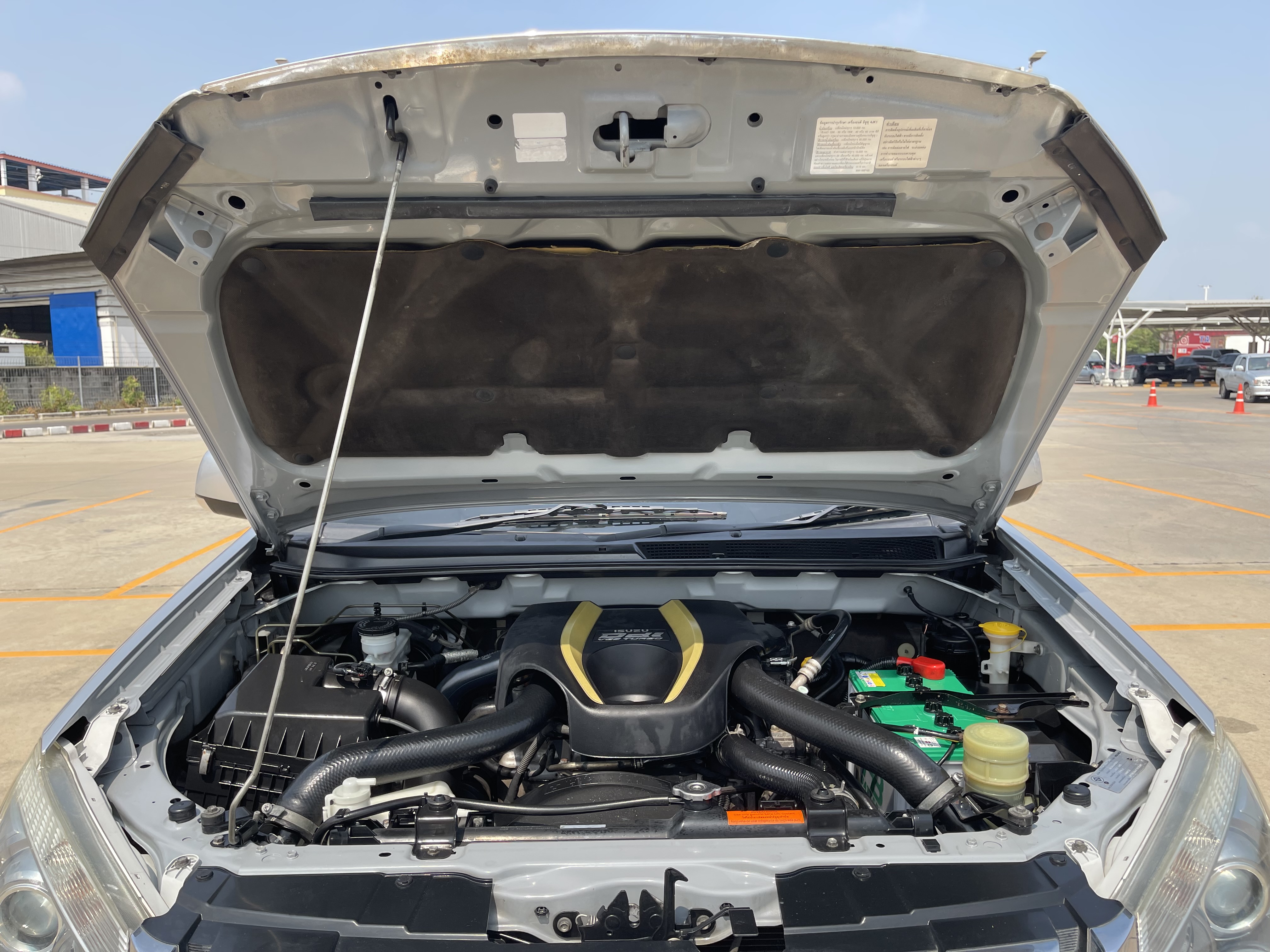 Isuzu Dmax All New 4ประตู Hilander 2.5 Vgs Z Dvd 2014 เงิน