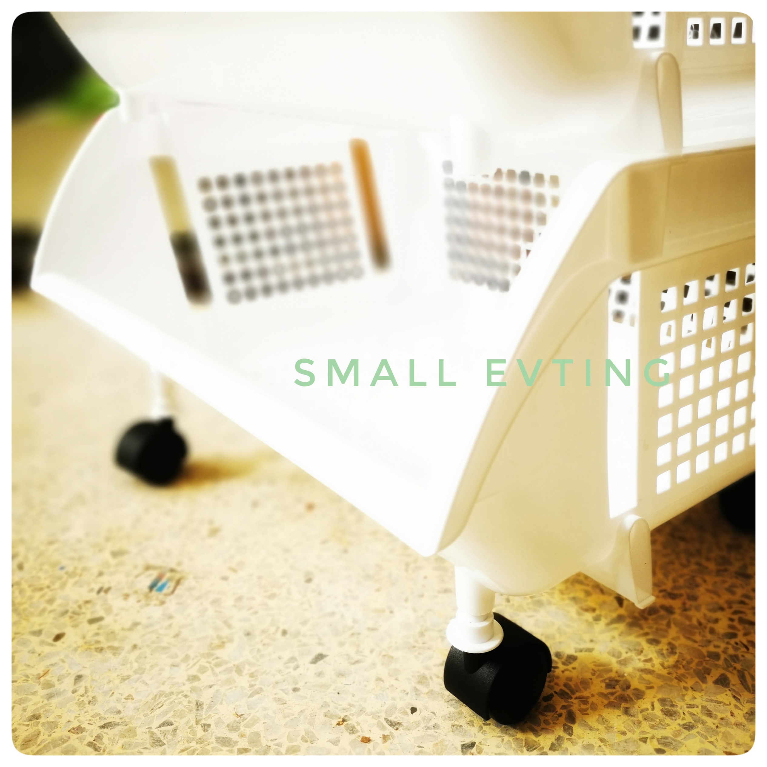 Small Evting ชั้นพลาสติก รุ่นมีล้อ ชั้นเอนกประสงค์ สีขาว พลาสติก เกรด A