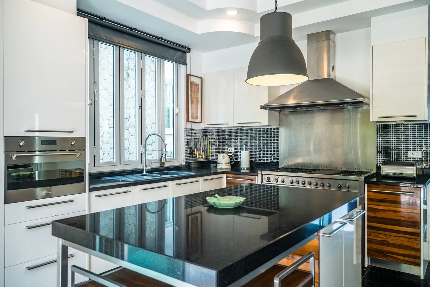 For Sale : Patong Private Pool Villa, 4 bedrooms 4 Bathrooms, Sea view.