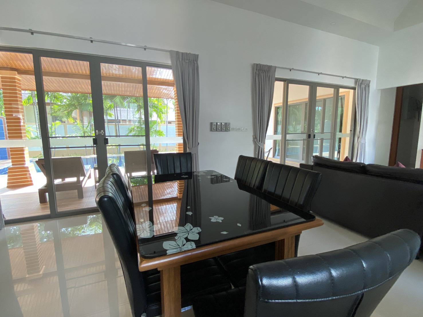 For Rent : Rawai-Saiyuan, Private Pool Villa, 3 bedrooms, 4 bathrooms