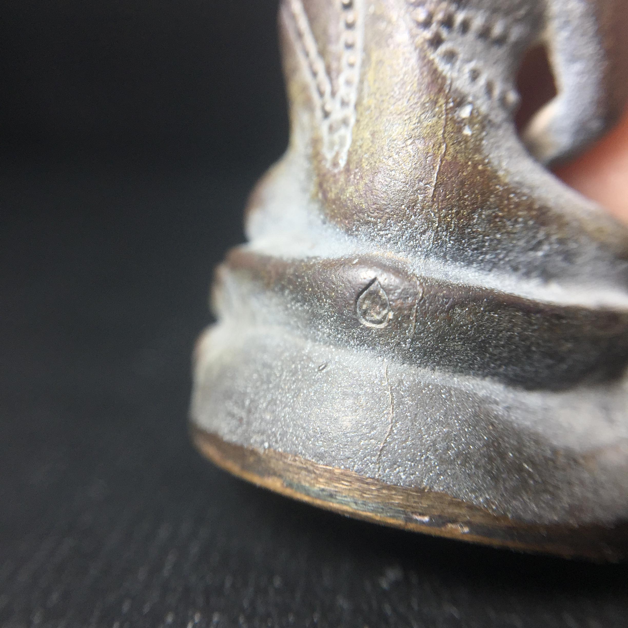 พระกริ่งชินบัญชรฉลองพระชันษา 100 ปี สมเด็จพระญาณสังวร วัดบวรนิเวศวิหาร ปี 2556 เนื้อนวโลหะผสมทองคำก้นทองแดง พิธีใหญ่ มวลสารเด่น นิยม(1 ใน 2556 องค์)