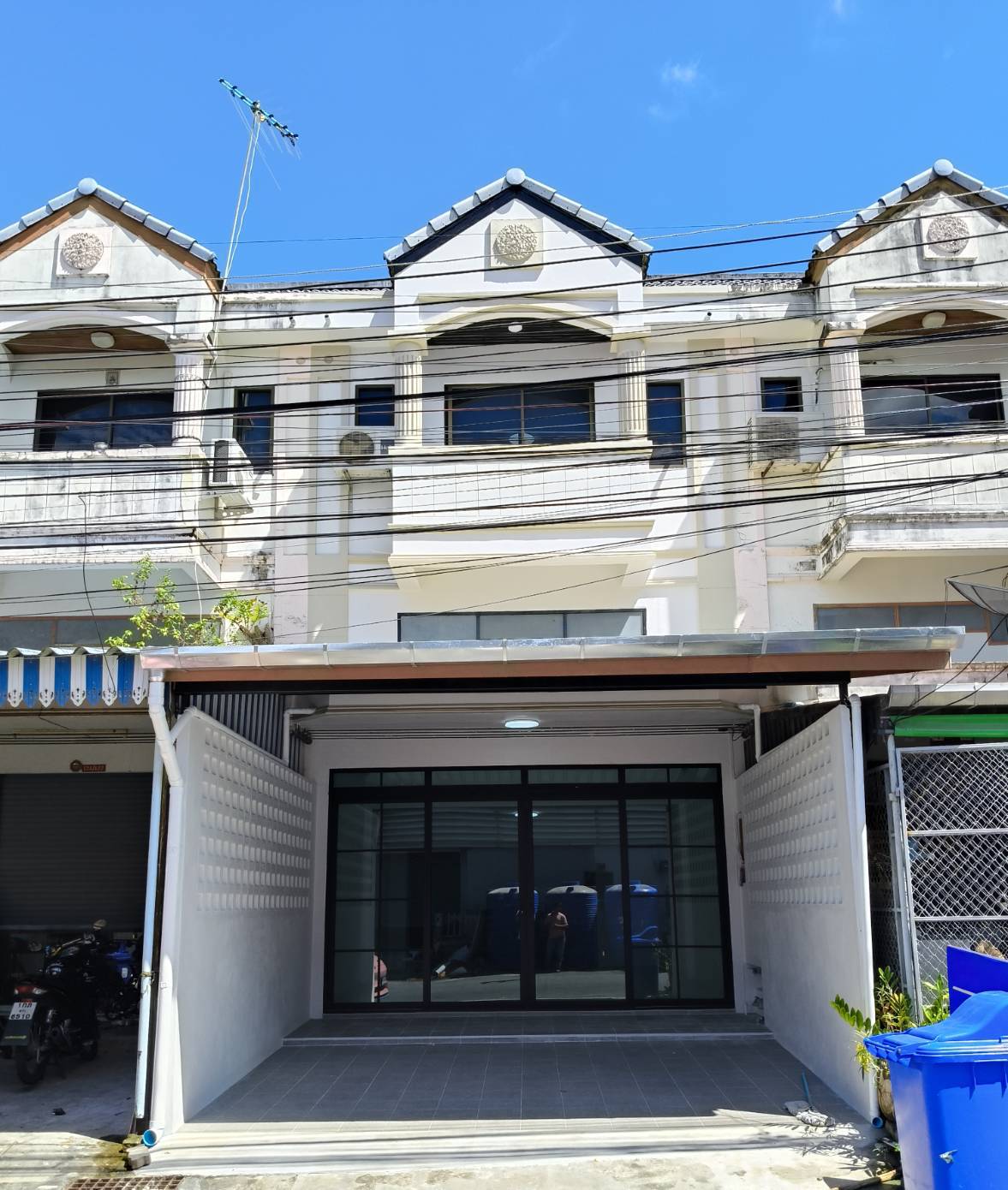 For Sales : Ratsada, 2-Storey Commercial Building, 2 bedroom 2 bathroom