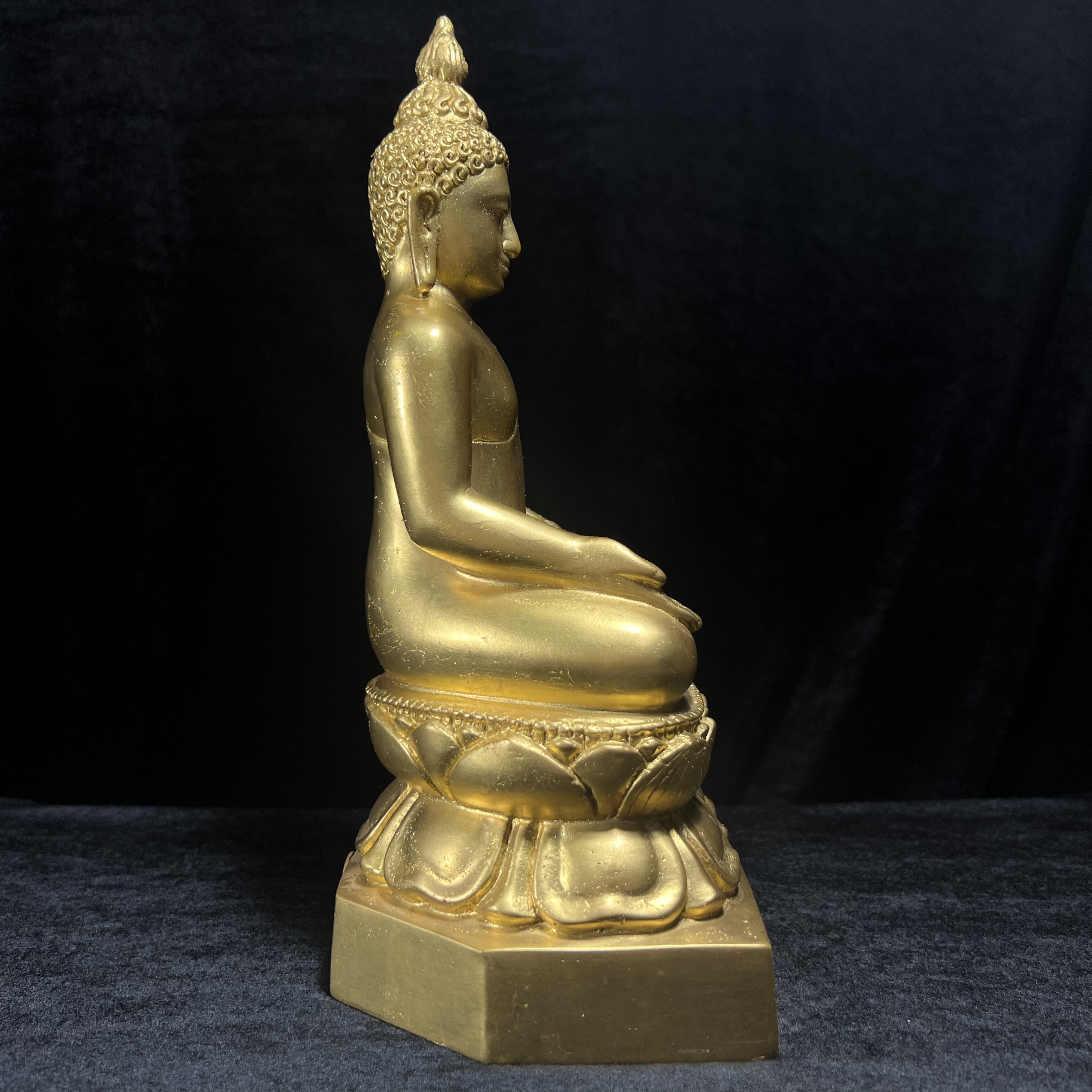 พระบูชาไพรีพินาศ วัดบวรนิเวศวิหาร ปี2538 จัดสร้างโดยสถาบันเทคโนโลยีพระจอมเกล้าพระนครเหนือ พุทธาภิเษก ณ อุโบสถวัดพระแก้ว ขนาดหน้าตัก 5 นิ้ว ทองเหลืองปิดทอง บรรจุแผ่นเงินจารโดยสมเด็จพระสังฆราช (ตอกโค๊ตหมายเลข(สจพ 309) (พระดี พิธีใหญ่)1 ใน 348 องค์ หายาก