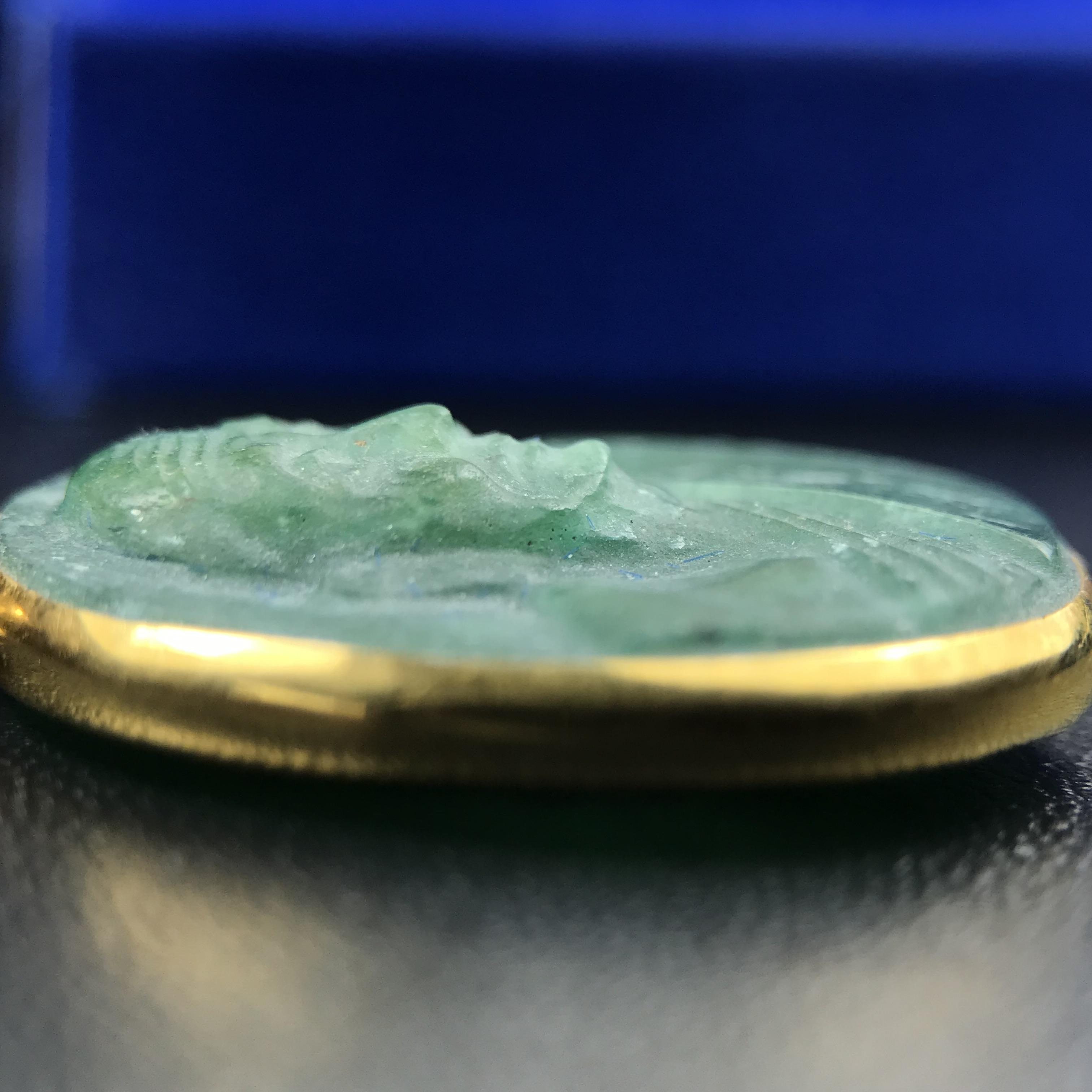 หลวงปู่ทวด วัดพะโคะ จ.สงขลา ปี 2543 เหรียญหยกรูปไข่(เลี่ยมทองคำ) ขนาด 2.2 x 2.5 ซม. ด้านหลังแผ่นโค๊ตทองคำ สร้างโดยสมาคมชาวเพชรบุรี “สมเด็จเจ้าพะโคะหลวงปู่ทวดเหยียบน้ำทะเลจืด” ครั้งแรกแห่งประวัติศาสตร์(สวยงามเป็นของล้ำค่าหายากมาก)สภาพสวยสมบูรณ์