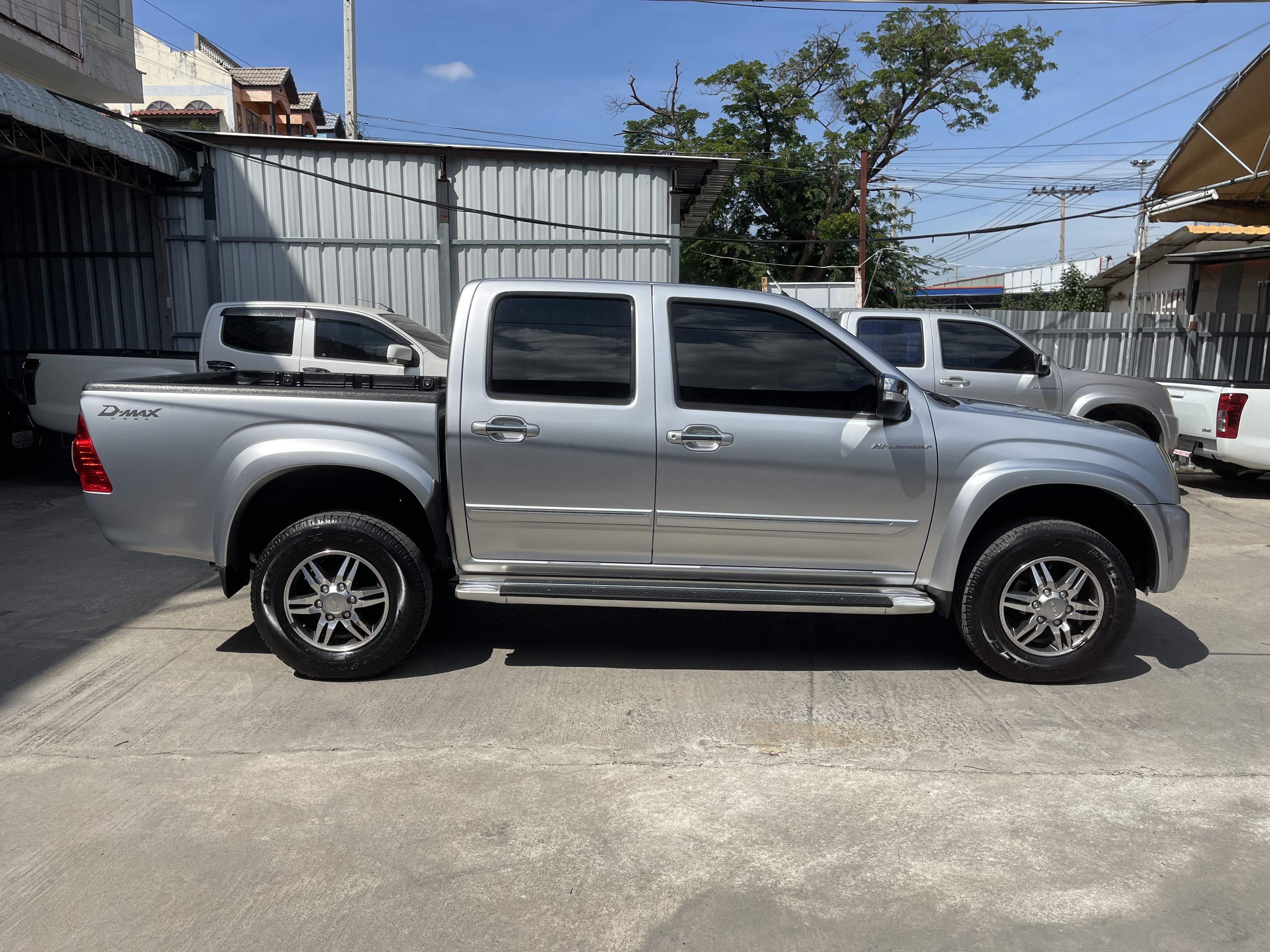 Isuzu Dmax 4ประตู Hilander 2.5 Abs 2010 เงิน