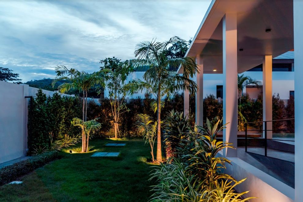 For Sale : Nai Harn, Luxury New Pool Villa, 4 Bedrooms 4 Bathrooms, Garden view.