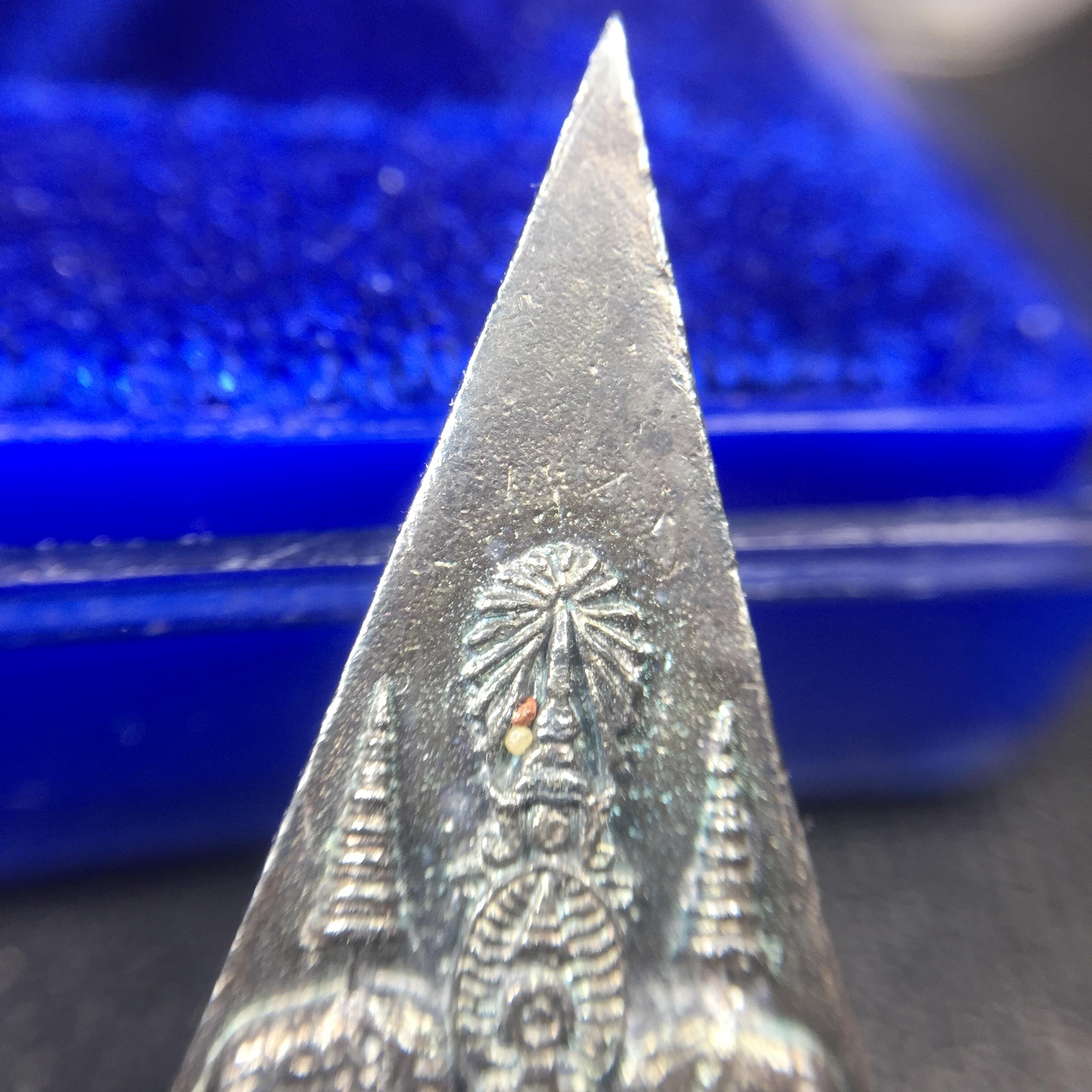 พระกำลังแผ่นดิน (สมเด็จจิตรลดา2) จัดสร้างเฉลิมพระเกียรติ ร.9 ครองราชย์ 50 ปี 2539 เนื้อเงิน+เนื้อนวโลหะ(สร้างน้อยหายาก)พร้อมกล่องบรรจุเดิม(1ใน2539องค์)