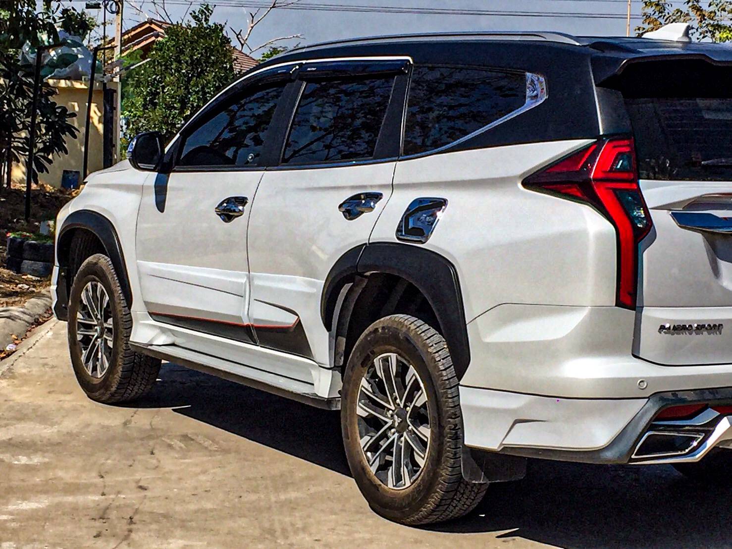 Mitsubishi all new Pajero 2019 bodykits by Amotriz