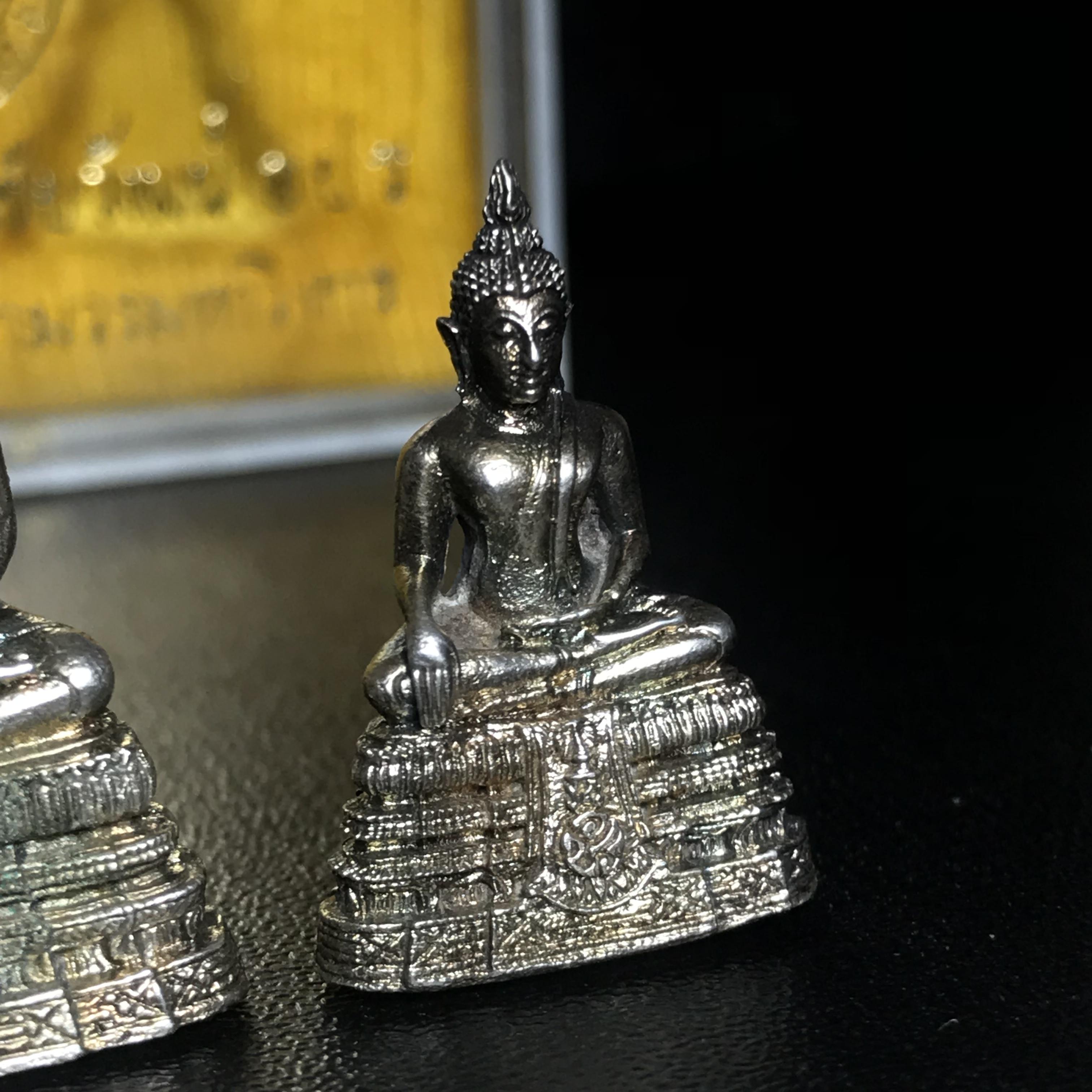 พระกริ่ง-พระชัยวัฒน์ พระศรีศากยมุนี อปร.วัดสุทัศนเทพวราราม พ.ศ.2521ชุดเนื้อเงินหายาก(ในหลวงรัชกาลที่9 เสด็จเททอง)