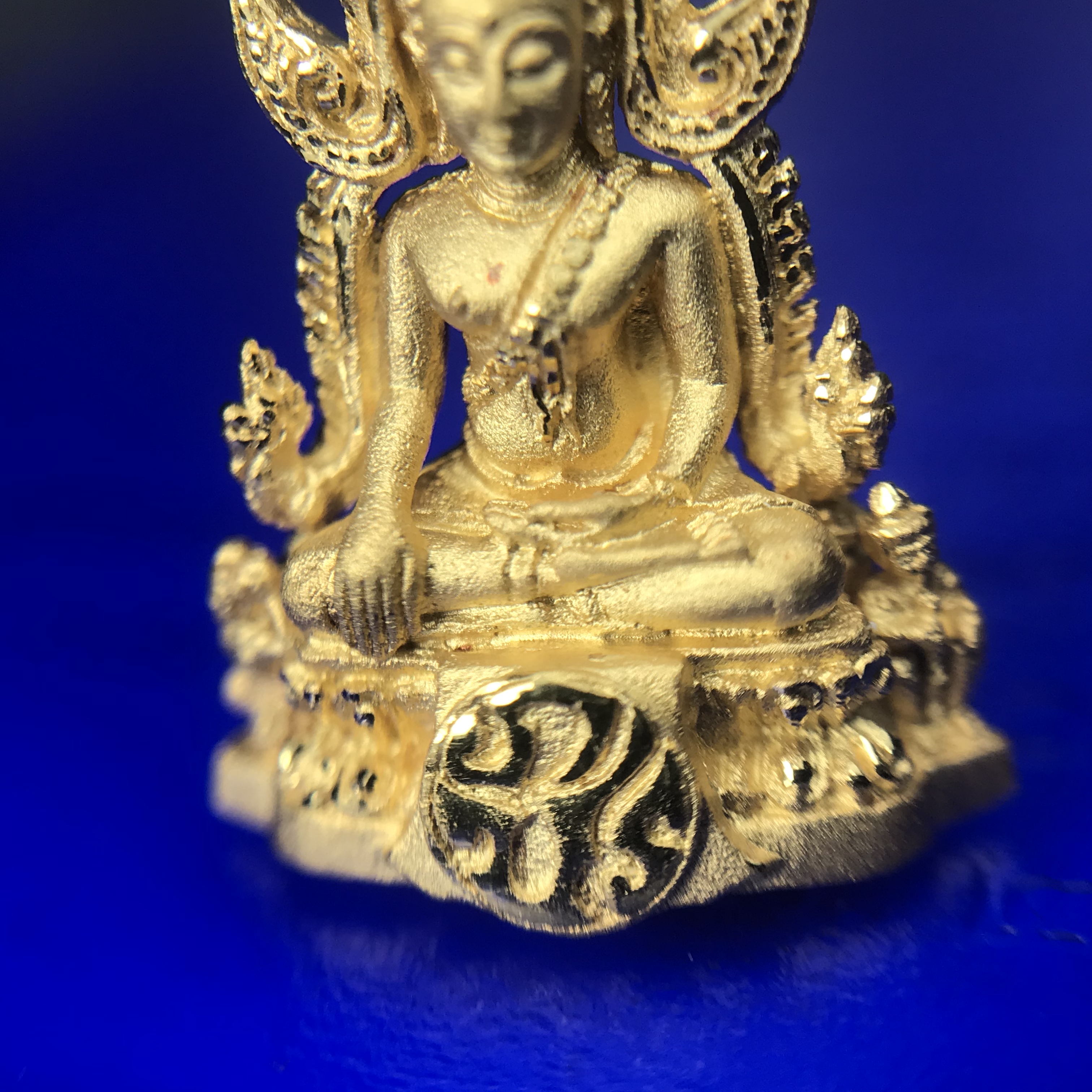 พระพุทธชินราช ภปร. โครงการ เพราะแผ่นดินนี้คือแผ่นดินเกิด ปี2551 เนื้อทองคำ 96.5%(น้ำหนัก 2.6 กรัม) ขนาดหน้าตัก1/4นิ้ว (สวยงามทรงคุณค่าหายาก)1 ใน 5000องค์