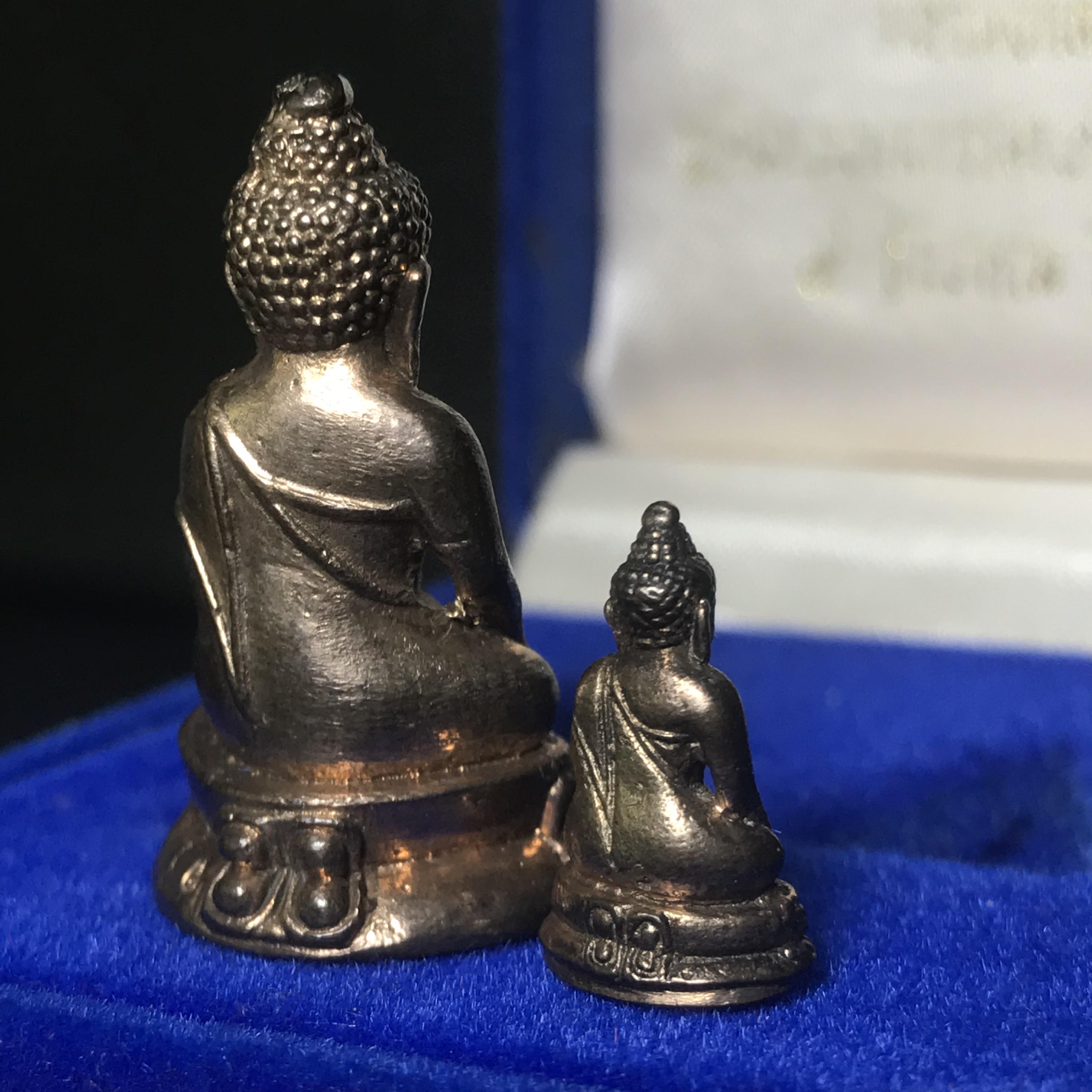 พระกริ่ง-พระชัยวัฒน์ นวราชบพิตร วัดตรีทศเทพ ปี2530 เนื้อนวโลหะ(1ใน 500 ชุด)(ในหลวงรัชกาลที่9เสด็จเททอง)