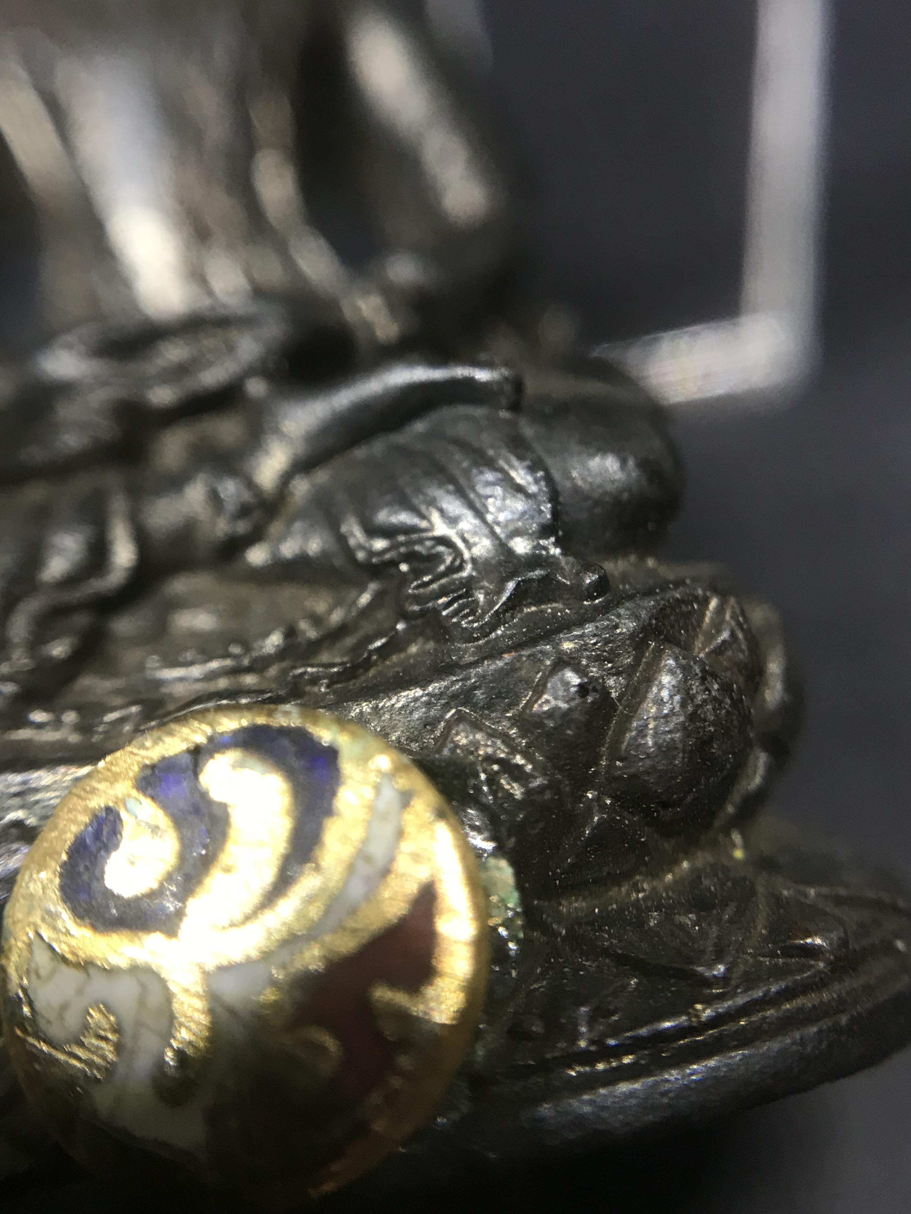 พระกริ่งธิเบตอวโลกิเตศวร ภปร.(พระไวโรจนะพุทธ)วัดมังกรกมลาวาส(เล่งเน่ยยี่) รุ่นแรกปี2515 เนื้อนวโลหะ(ในหลวงรัชกาลที่9เสด็จเททอง)(หายาก)