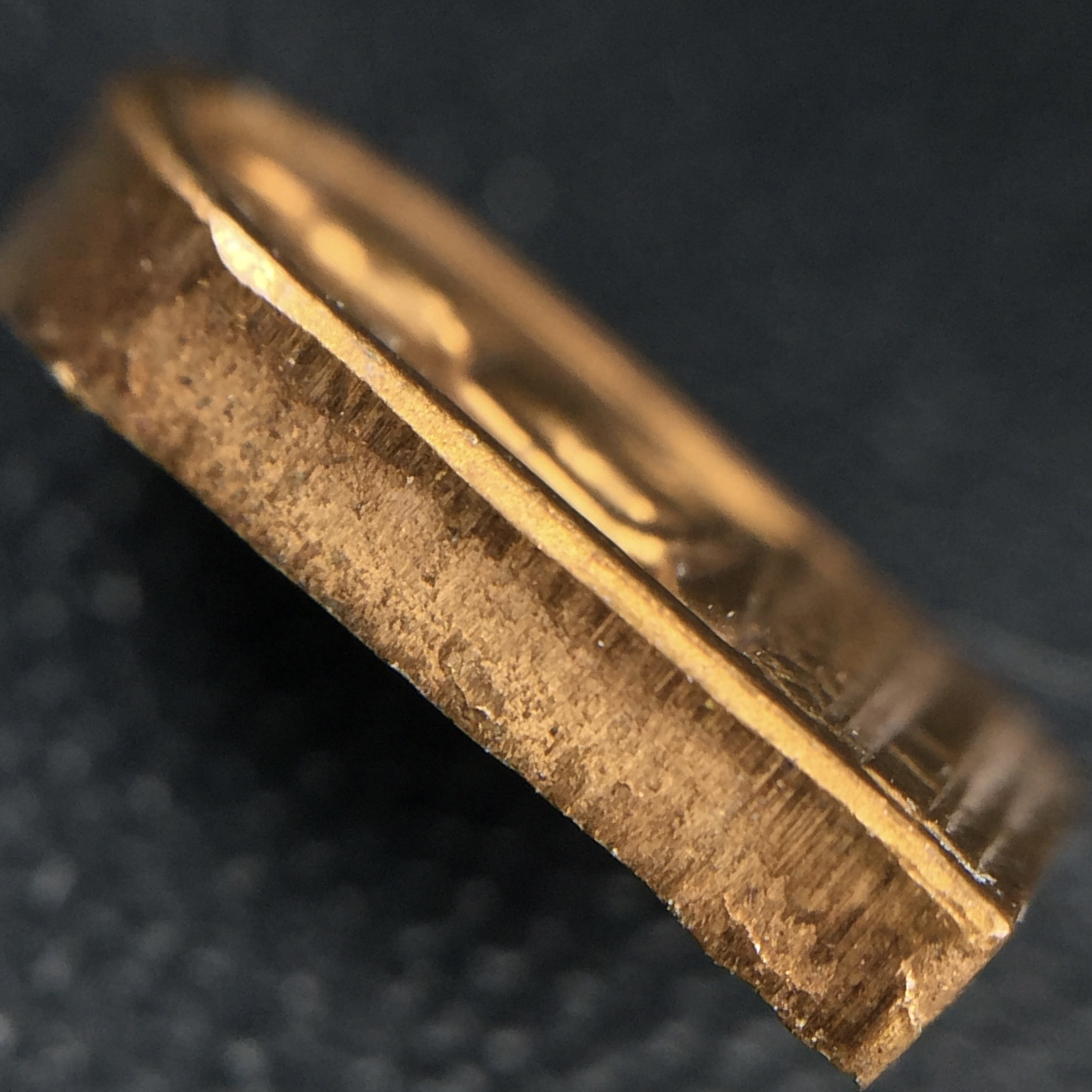 พระปรกใบมะขาม พระพุทธสิหิงค์ ภปร. ธรรมศาสตร์ 50ปี เนื้อทองแดง(คัดสภาพสวย)(ในหลวงรัชกาลที่9 เสด็จเททอง)(พระปรกใบมะขาม ภปร. รุ่นแรก) )(พิธีใหญ่ เกจิที่มีชื่อเสียงมาร่วมปลุกเสกจำนวนมาก ชนวนมาลสารเก่าเข้มขลัง )ของดีธรรมศาสตร์ที่ศิษย์เก่าไม่ควรพลาด