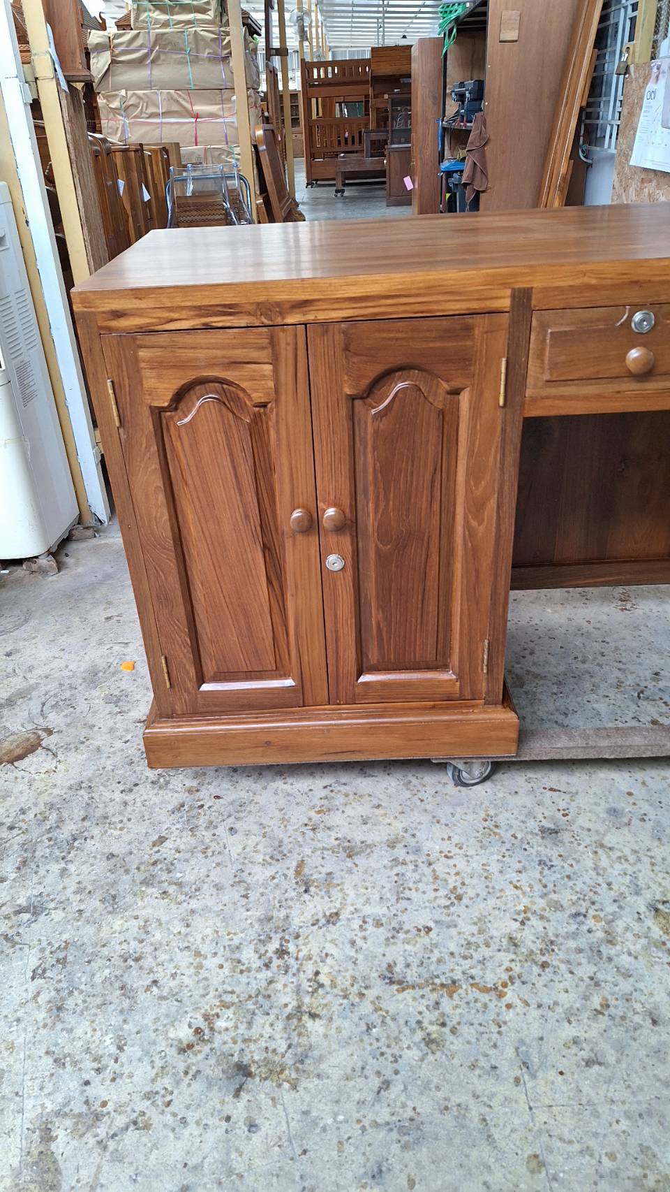 โต๊ะทำงาน รุ่น เดอะลีดเดอร์