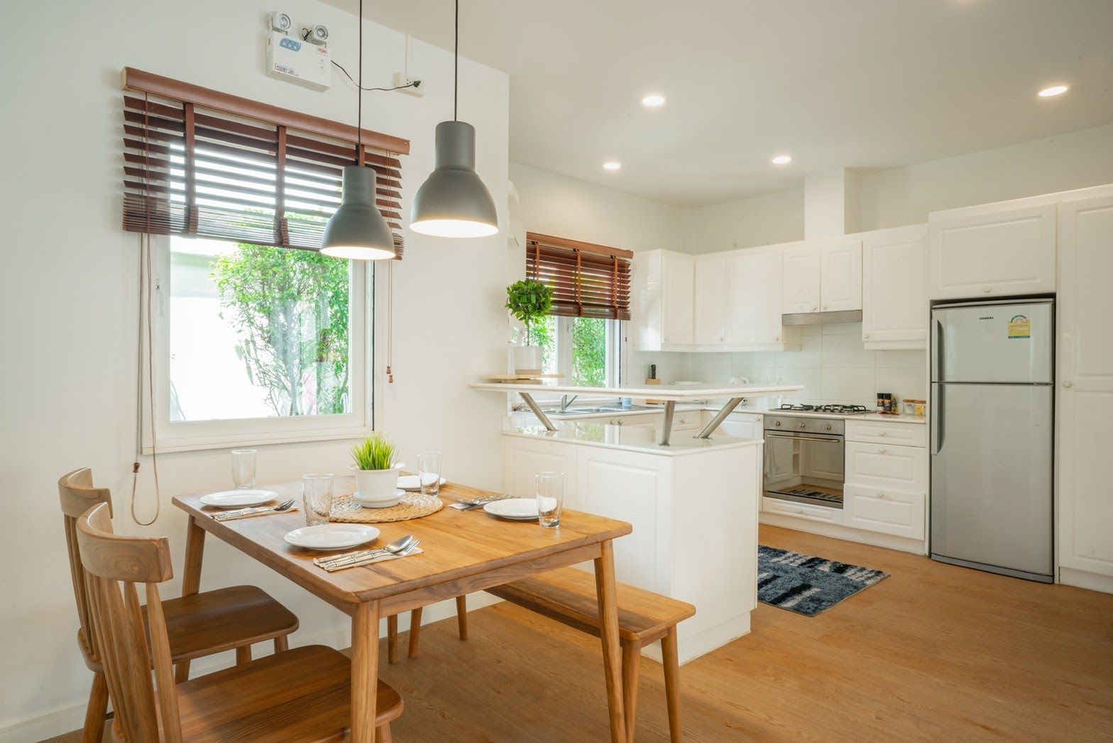 For Rent : Rawai, Pool Villa with Jacuzzi, 3 bedrooms 3 Bathrooms, Pool view.