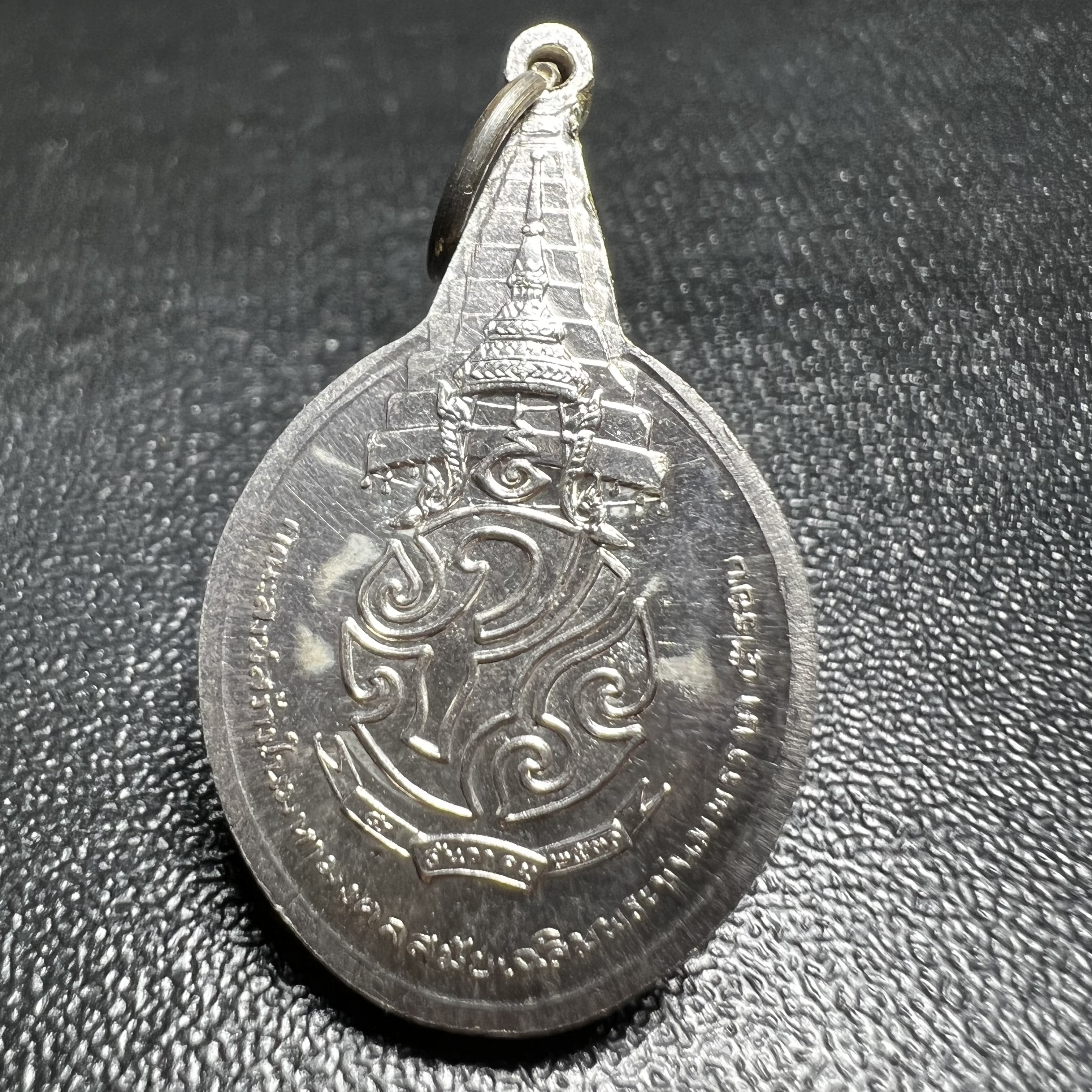 เหรียญพระชัยหลังช้าง ภปร. ครบ 5 รอบ ในหลวงรัชกาลที่9 พ.ศ.2530 เนื้อเงินพิมพ์เล็ก(หนัก 2 สลึง(7.6กรัม))หายาก สภาพสวยเดิมพร้อมซองเดิมกองกษาปณ์(พิธีใหญ่ รุ่นยอดมนิยม)