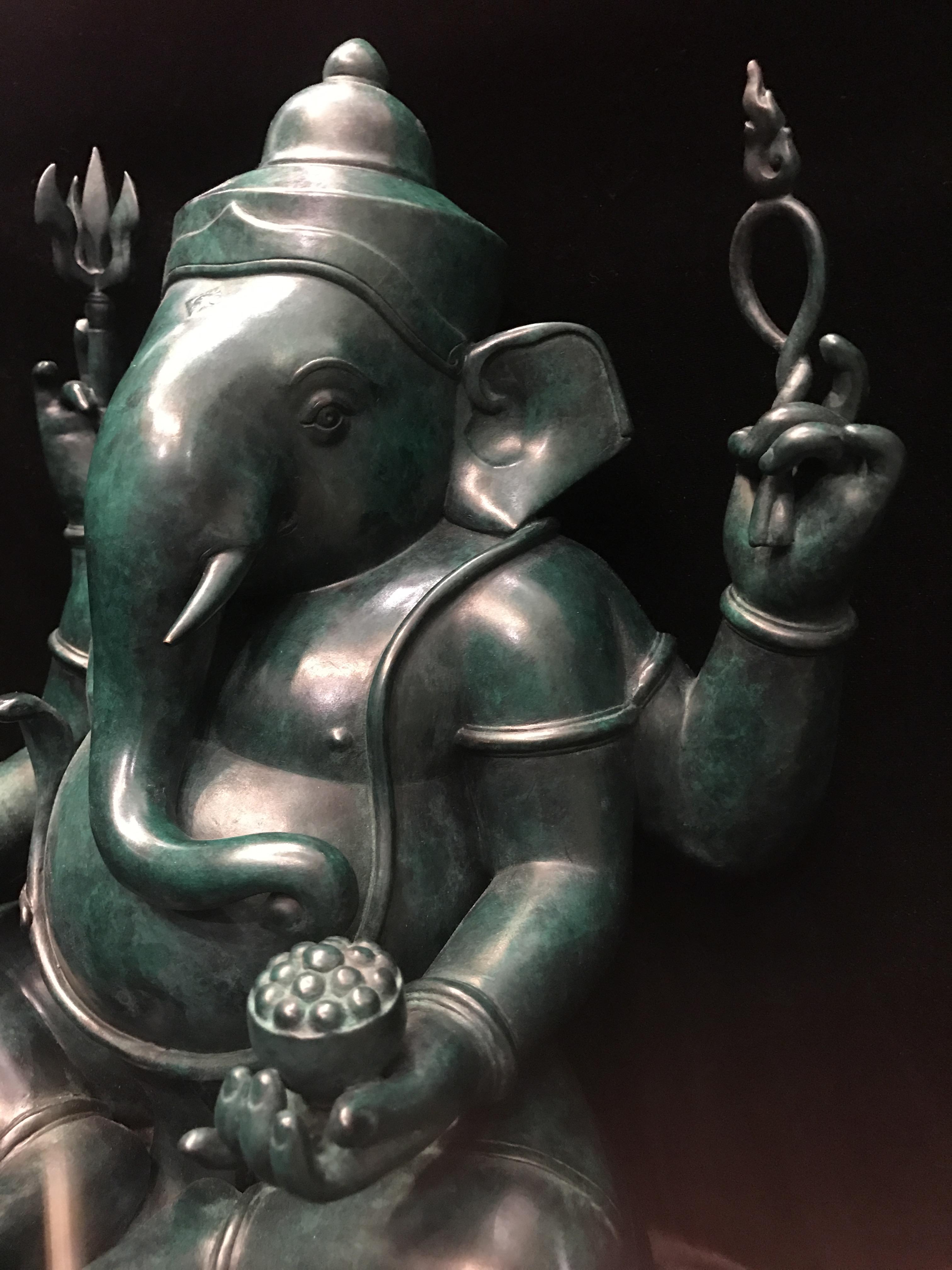 พระพิฆเนศวร์ 65 ปี คณะจิตรกรรม มหาวิทยาลัยศิลปากร ปี2551 ลอยองค์เนื้อสำริดขนาดหน้าตัก 9 นิ้ว