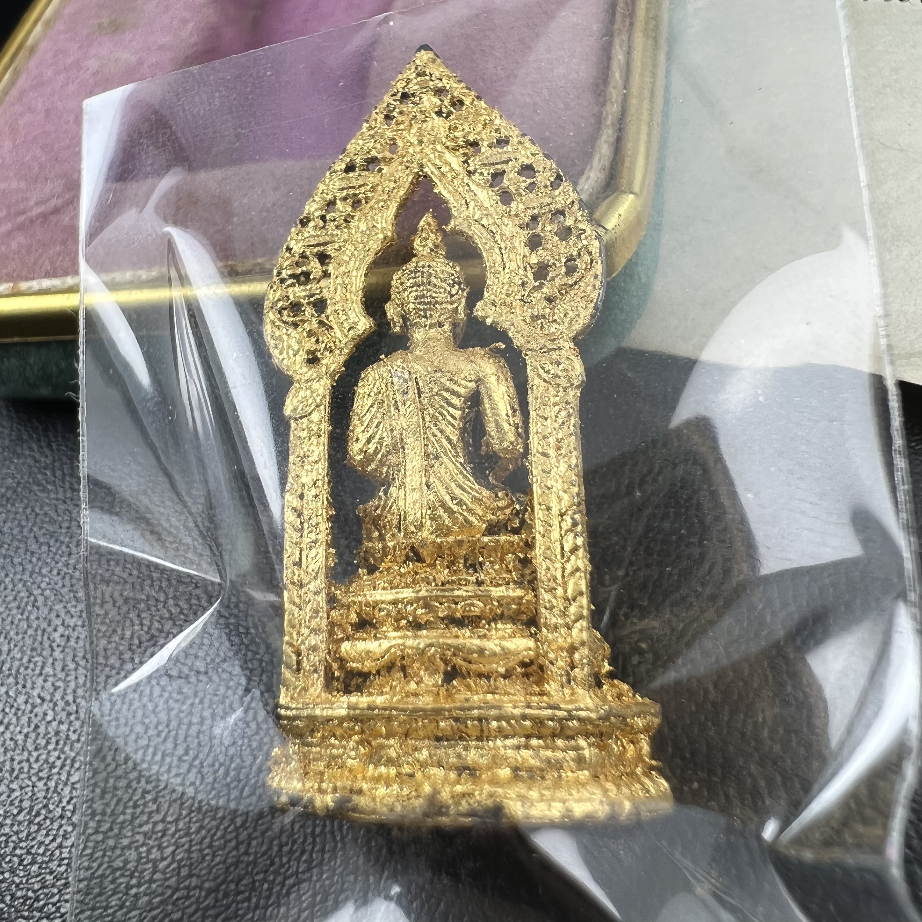 กริ่งพระพุทธนิรันตราย วัดราชประดิษฐสถิตมหาสีมารามราชวรวิหาร สมโภชกรุงรัตนโกสินทร์ 200ปี พ.ศ.2525 เนื้อเงิน (พิธีใหญ่ ในหลวง ร.9 เสด็จร่วมพิธี สมเด็จพระสังฆราชประธานพิธีปลุกเสก)มาพร้อมกล่องบรรจุเดิมและใบอนุโมทนาบุญเดิมครบสมบูรณ์ หายากก(1ใน 209 องค์)