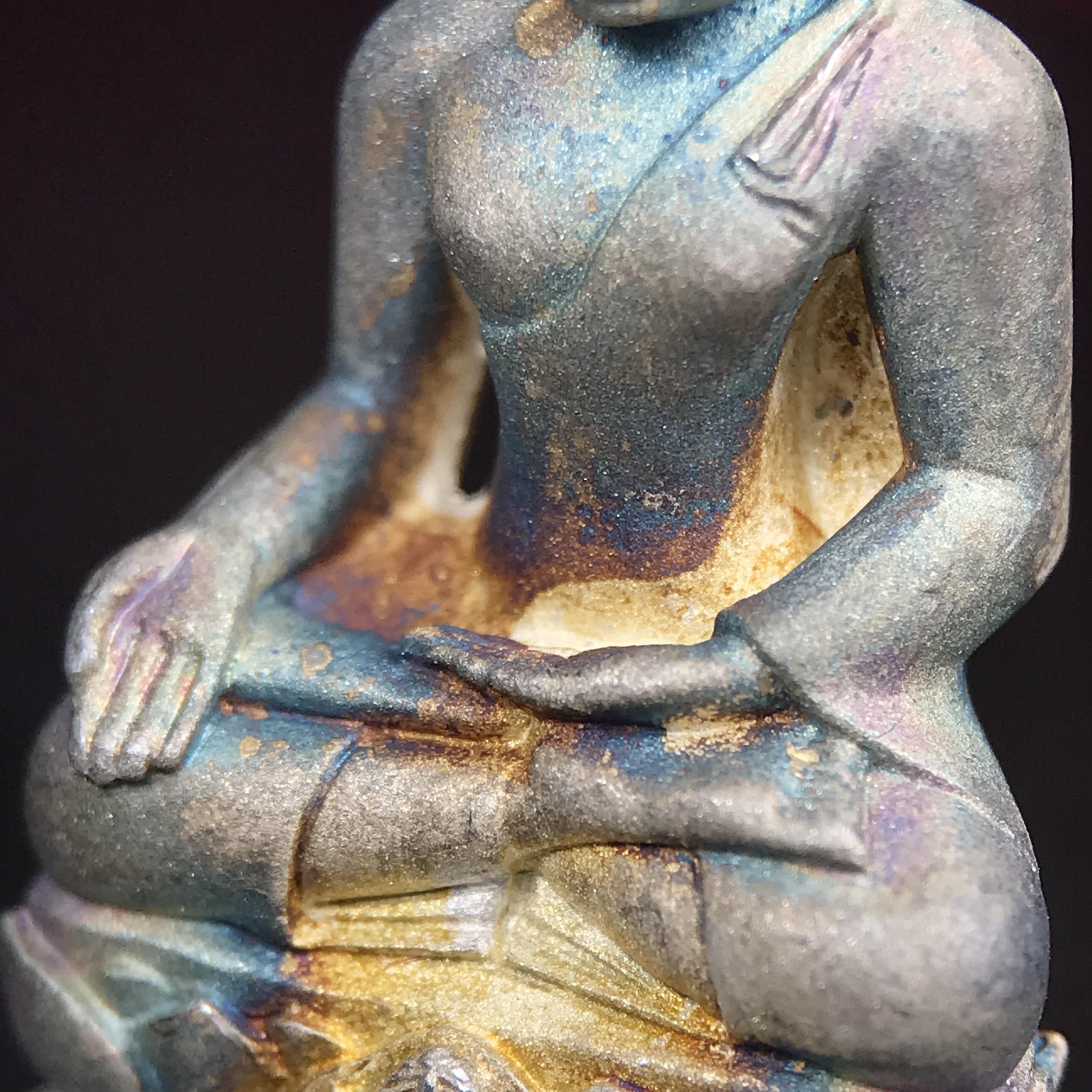 พระกริ่งไพรีพินาศ ตรากาญจนาภิเษก วัดบวรนิเวศวิหาร ที่ระลึกในหลวงรัชกาลที่9 ครองสิริราชสมบัติครบ 50ปี เนื้อเงิน(สภาพผิวเดิมขึ้นสีรุ้งธรรมชาติสวยแบบนิยม)(เสน่ห์พระเนื้อเงินสีสันที่ธรรมชาติสรรค์สร้าง)เข้มขลังทรงอานุภาพยิ่งใหญ่ กำราบศัตรูพ่ายสิ้น พระไพรีพินาศ