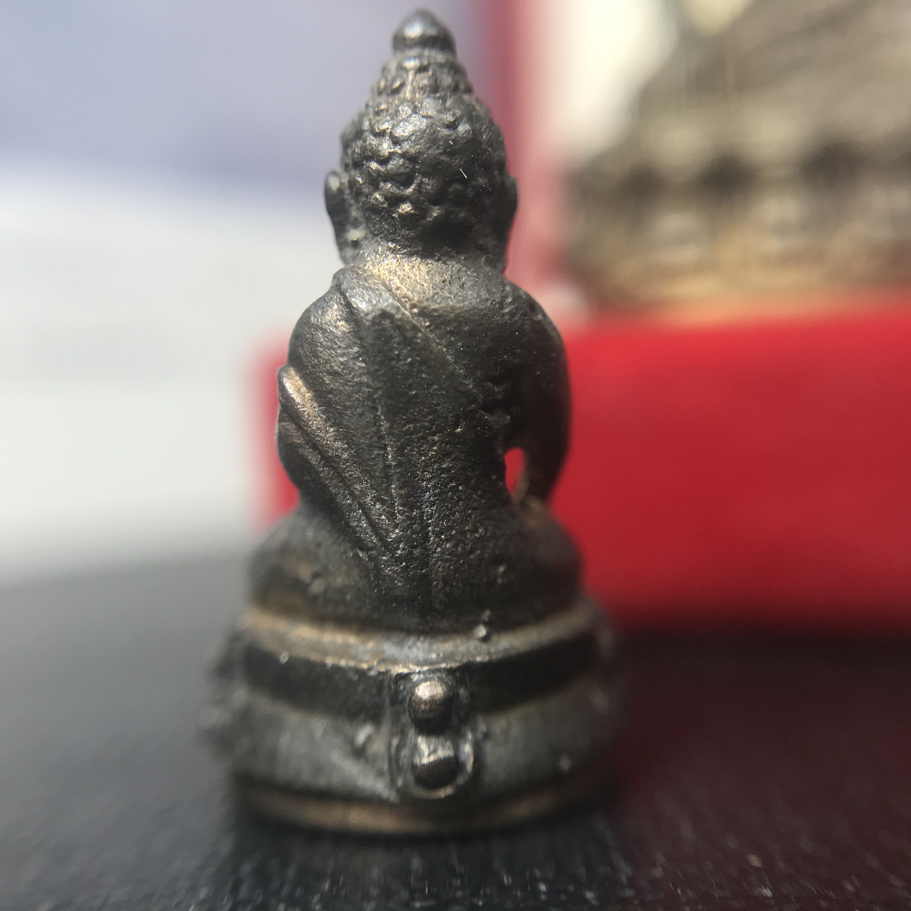 พระกริ่ง-พระชัยวัฒน์ ปวเรศ ปี2530 วัดบวรนิเวศราชวรวิหาร(ในหลวง ร.9 เสด็จเททอง)(บรรจุเส้นเกศาในหลวงรัชกาลที่9)พร้อมสูจิบัตรเดิมตอนจัดสร้าง(สภาพสวยครบสมบูรณ์) (องค์หน้าใหญ่)(องค์ทองทบ)แบบพิมพ์นิยมหายาก