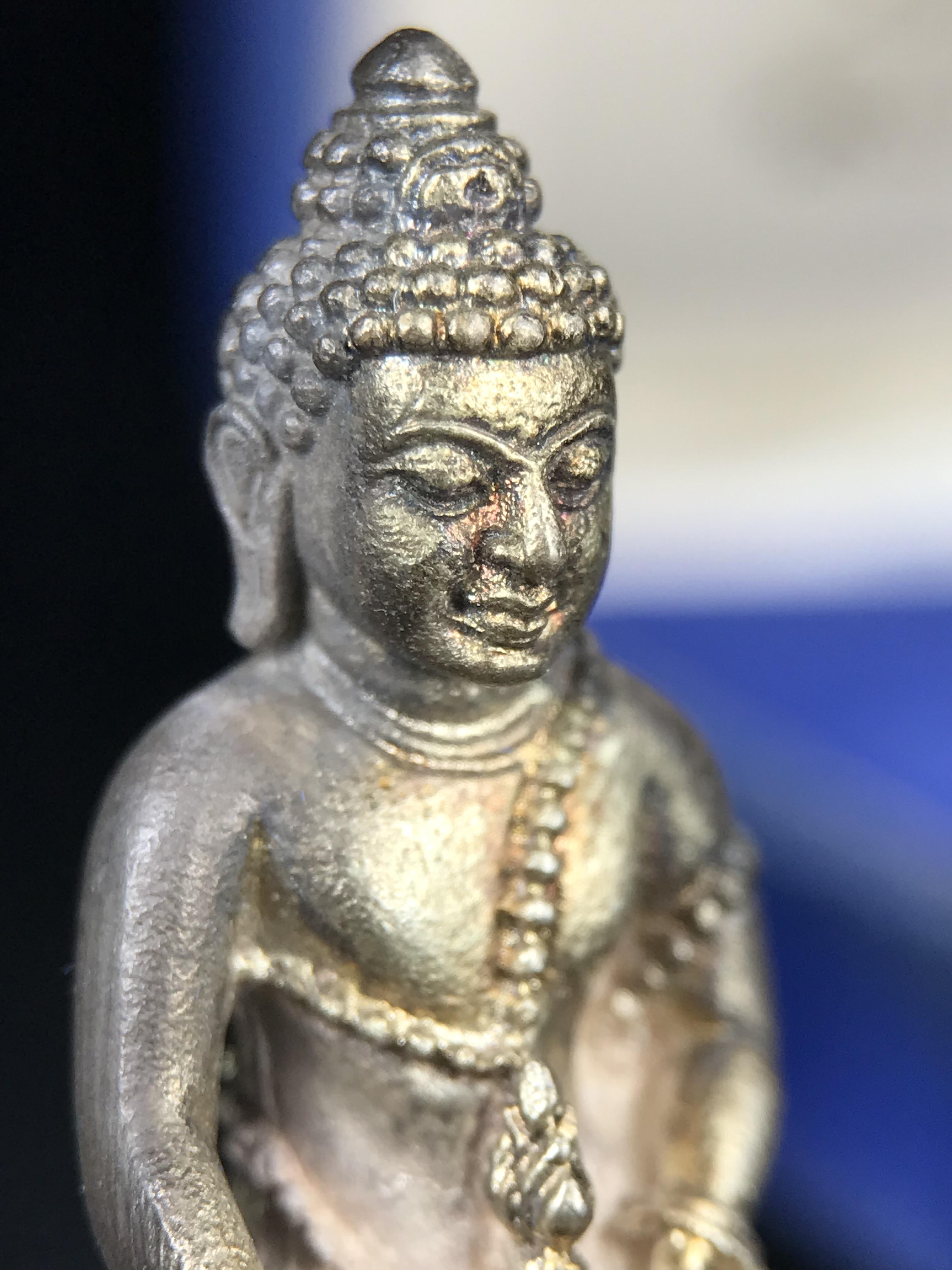 พระกริ่งศิรากาศ ภปร.(พระกริ่งคุ้มเกล้า)วัตถุมงคล"คุ้มเกล้าฯ" มูลนิธิ “คุ้มเกล้า” ในพระบรมราชูปถัมภ์ จัดสร้าง โรงพยาบาลภูมิพล เนื้อเงิน(พิมพ์หน้าไทย)(สภาพผิวเดิมขึ้นน้ำทองเก่าเก็บอย่างดีพร้อมกล่องบรรจุสวยมากมาก!)(ในหลวงรัชกาลที่9เสด็จเททอง)(พิธีใ