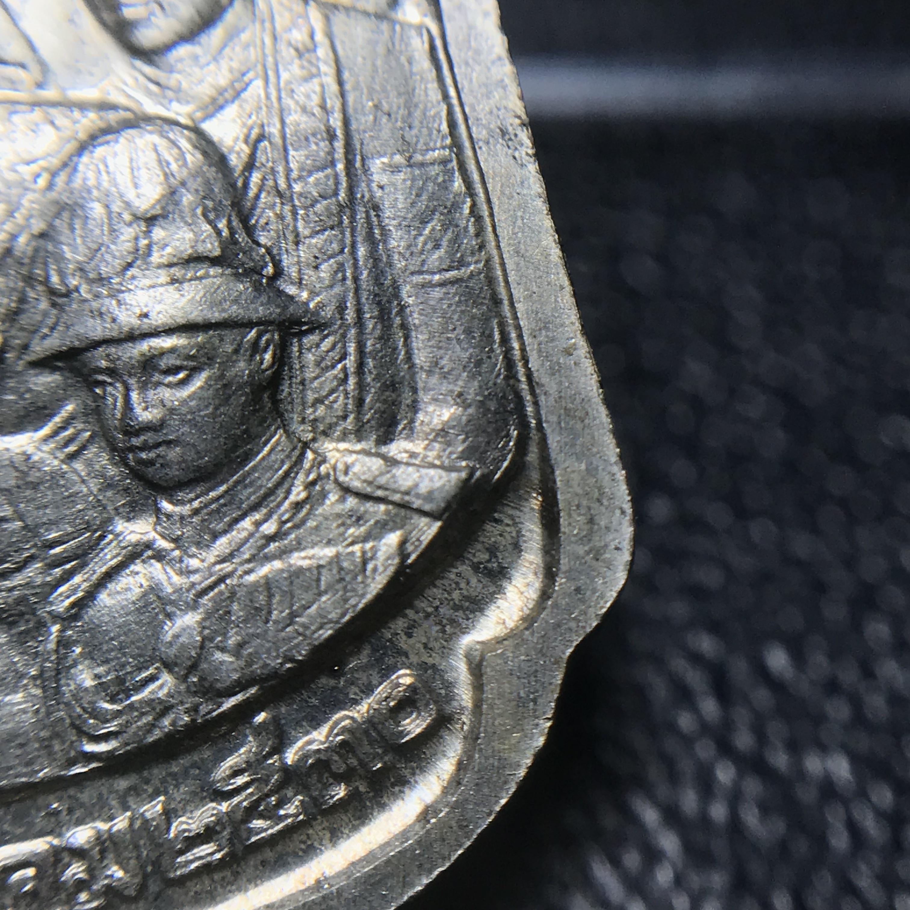 เหรียญนวมหาราชเฉลิมพระชนพรรษา 5 รอบ รัชกาลที่9 ปี 2530 เนื้อนวโลหะกล่องเดิม(หายาก)