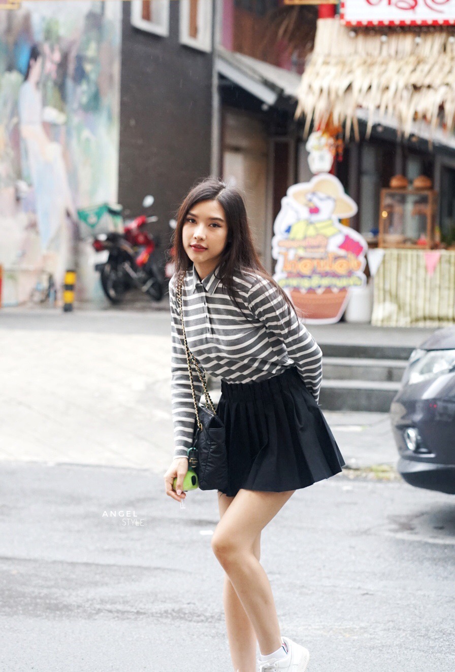 ริ้วคอปกแขนยาว