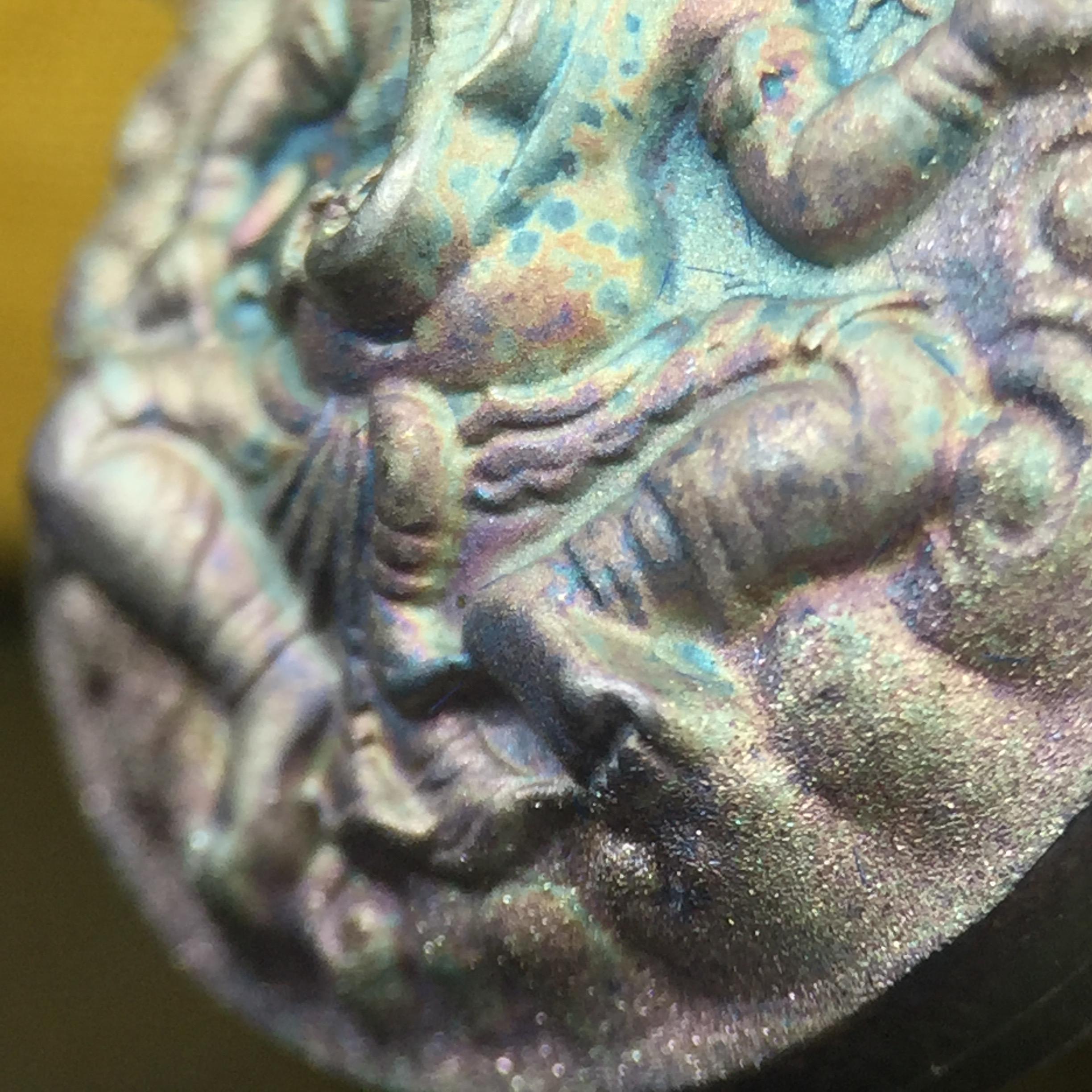 เหรียญพระพิฆเนศวร ญสส. ชุดกาญจนาภิเษกครองราชย์ 50 ปี พุทธศักราช 2538 พิมพ์ใหญ่(2.9 ซม.) เนื้อเงินผิวเดิมกลับดำขึ้นสีรุ้งเข้มขลังงดงามธรรมชาติสร้างสรรค์ สภาพสวยเดิมพร้อมกล่องบรรจุเดิม ตอกโค๊ดหมายเลขกำกับ(1ใน 5539องค์)