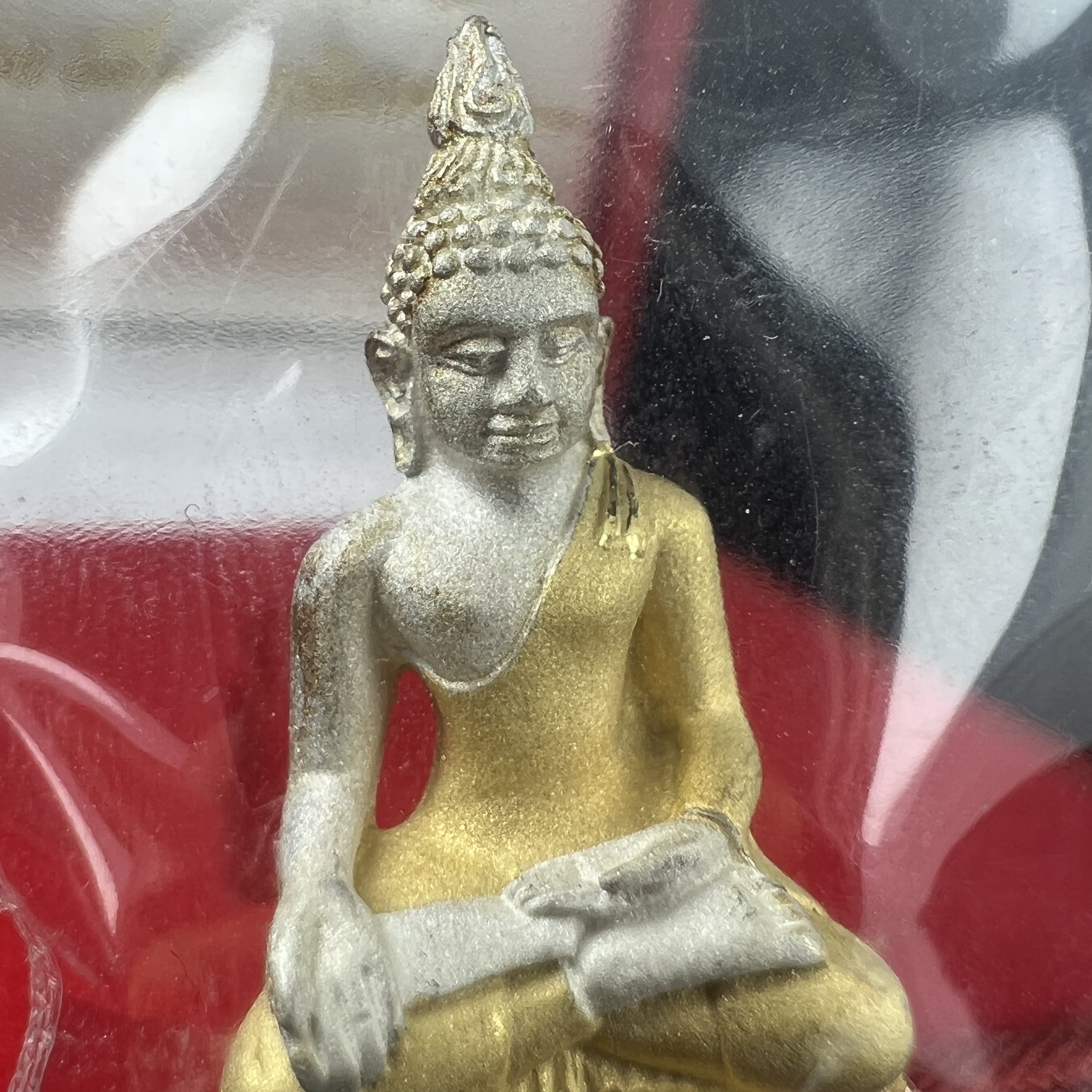 พระไพรีพินาศ รุ่นมหามงคล 72 พรรษา (6 รอบ) ในหลวงรัชกาลที่9 ปี2542 พิมพ์ใหญ่ เนื้อเงินบริสุทธิ์ 99.9% ชุบสามกษัตริย์แบบพ่นทรายขัดเงาบางส่วน(สภาพสวยซีนซองเดิมกล่องบรรจุเดิมครบสมบูรณ์)1 ใน 1500 องค์