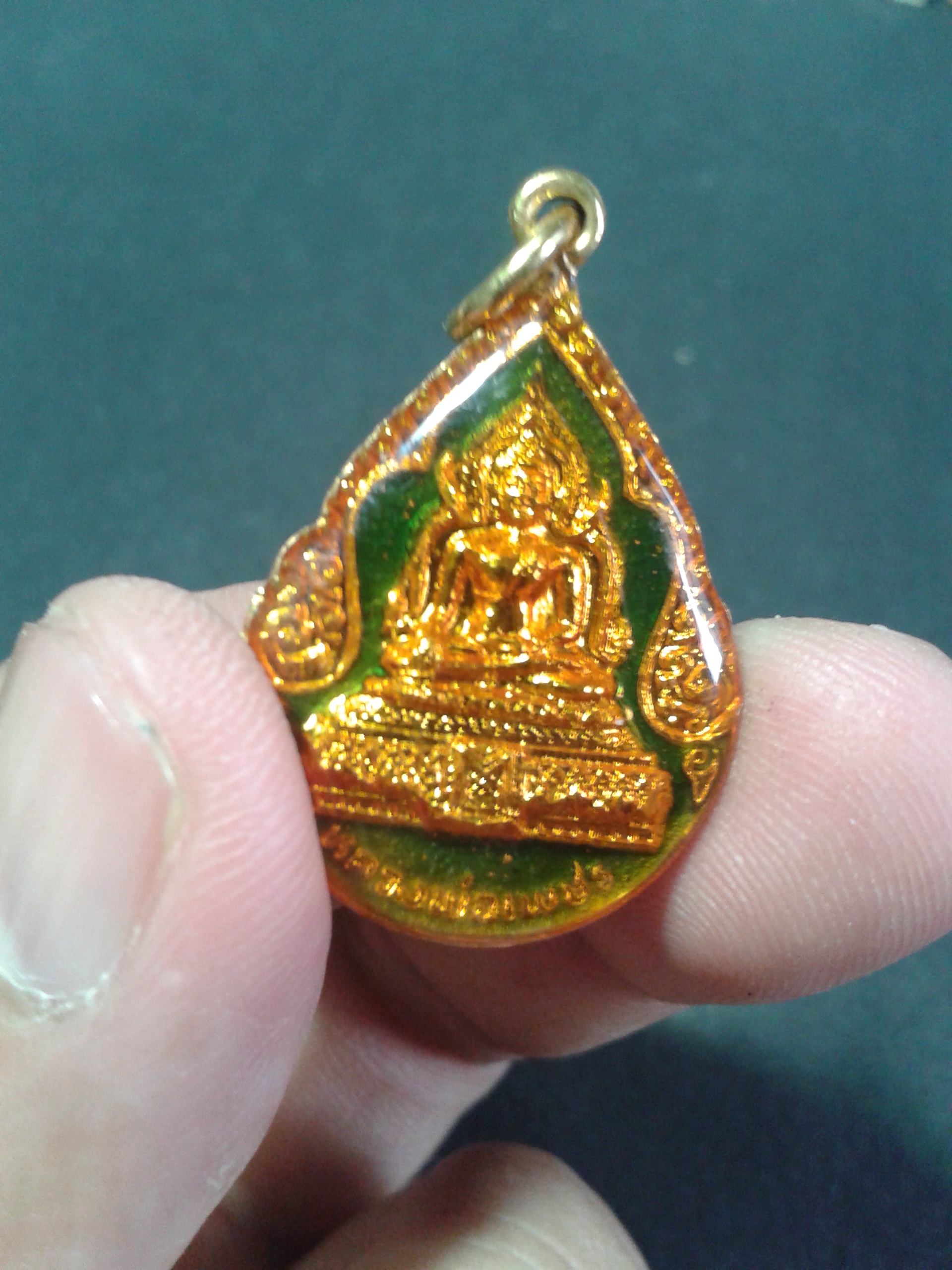 หลวงพ่อเพชร วัดท่าหลวง อ.เมือง จ.พิจิตร ด้านหลังพระประจำวันพุธ องค์ละ 199 บาท พร้อมจัดส่งครับ