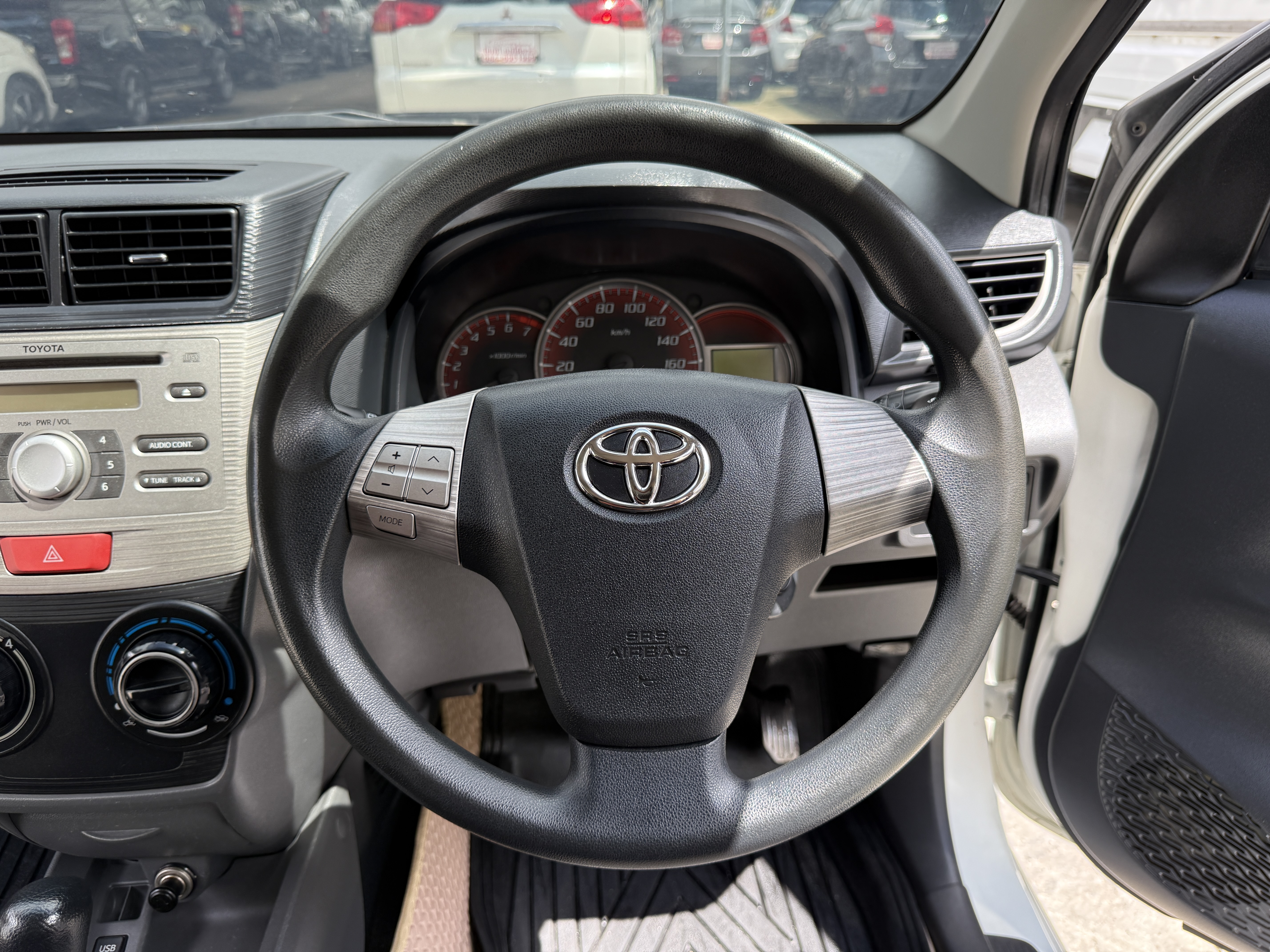 Toyota Avanza 1.5 S At 2013 ขาว