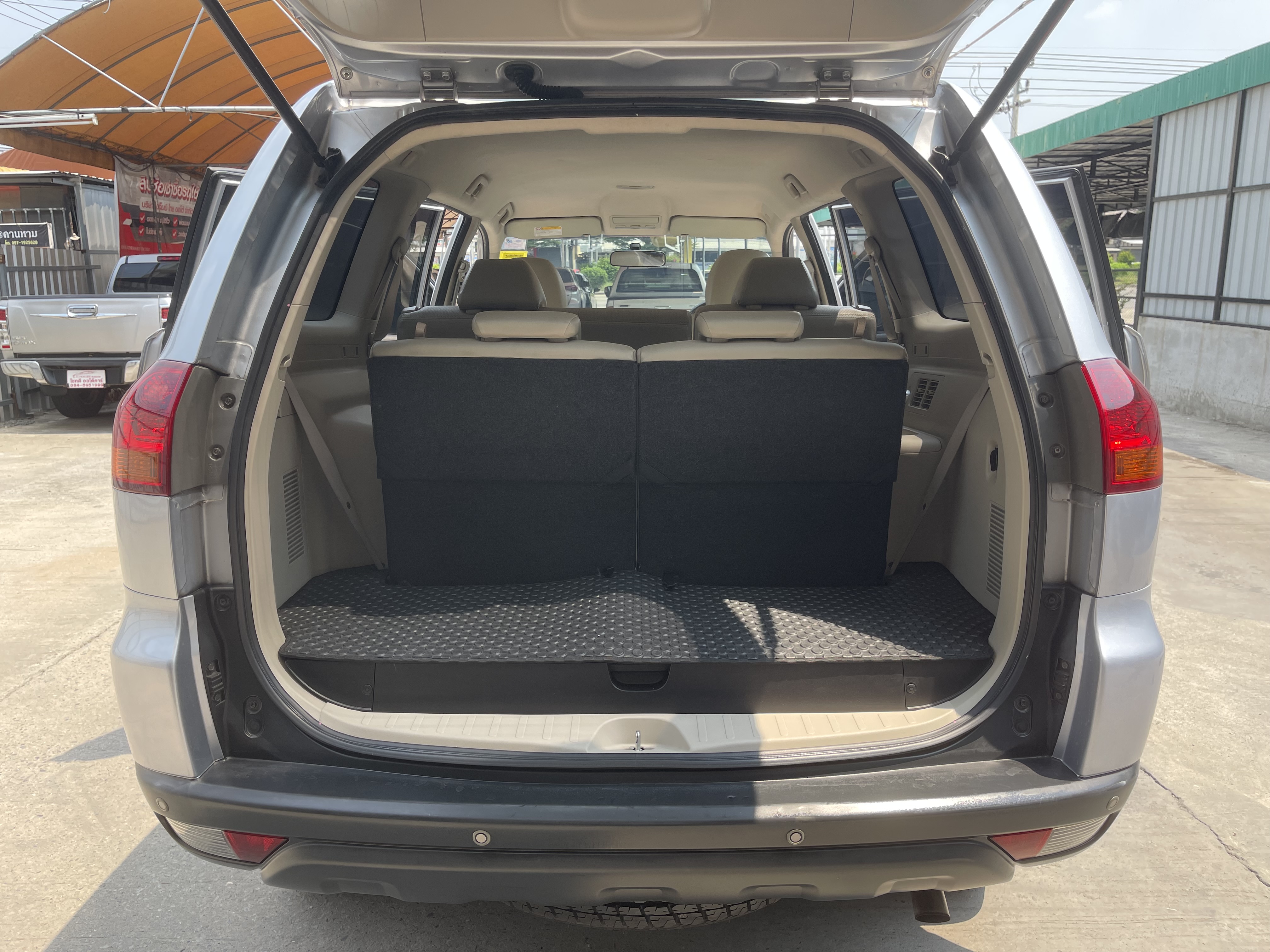 Mitsubishi Pajero Sport 2.5 GT 2WD At 2011 เงิน