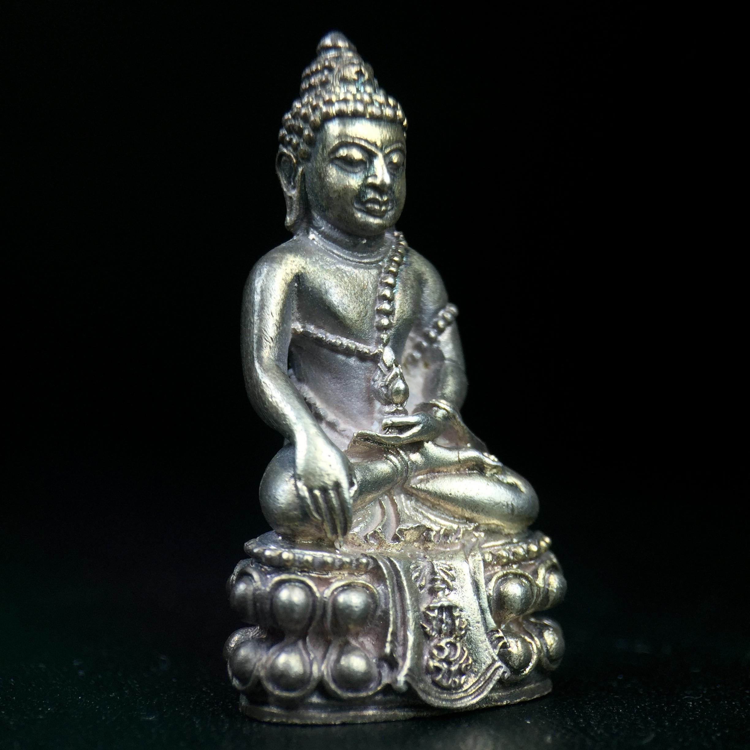 พระกริ่งศิรากาศ ภปร.(พระกริ่งคุ้มเกล้า)วัตถุมงคล"คุ้มเกล้าฯ" มูลนิธิ “คุ้มเกล้า” ในพระบรมราชูปถัมภ์ จัดสร้าง โรงพยาบาลภูมิพล เนื้อเงิน(พิมพ์หน้าไทย)(สภาพผิวเดิมขึ้นน้ำทองทั่วองค์สวย)(รัชกาลที่9เสด็จเททอง)(พิธีใหญ่)(นิยม)