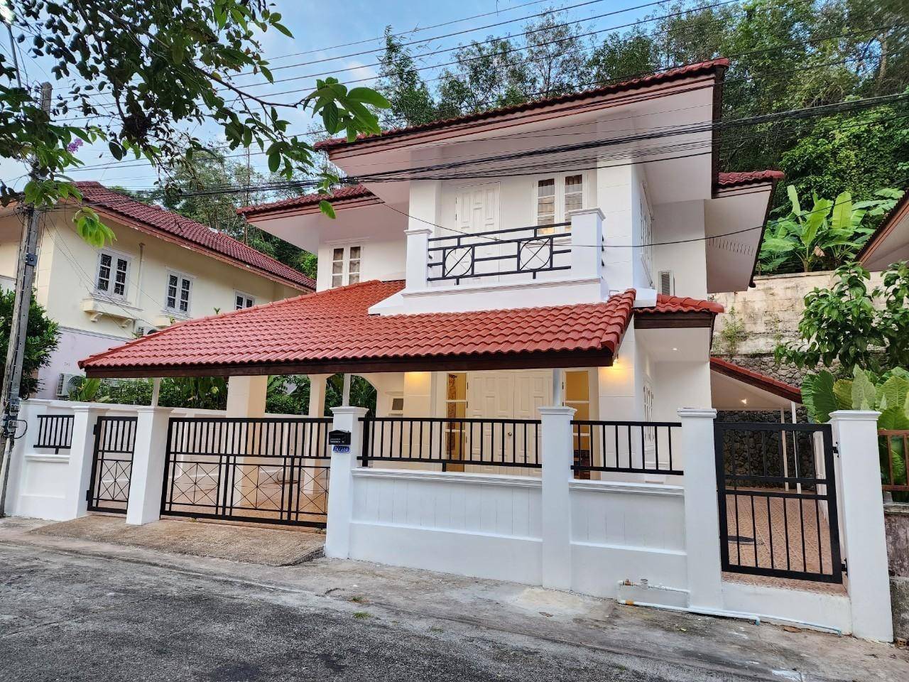 For Rent : Ratsada, 2-story detached house, 3 bedrooms 4 bathrooms