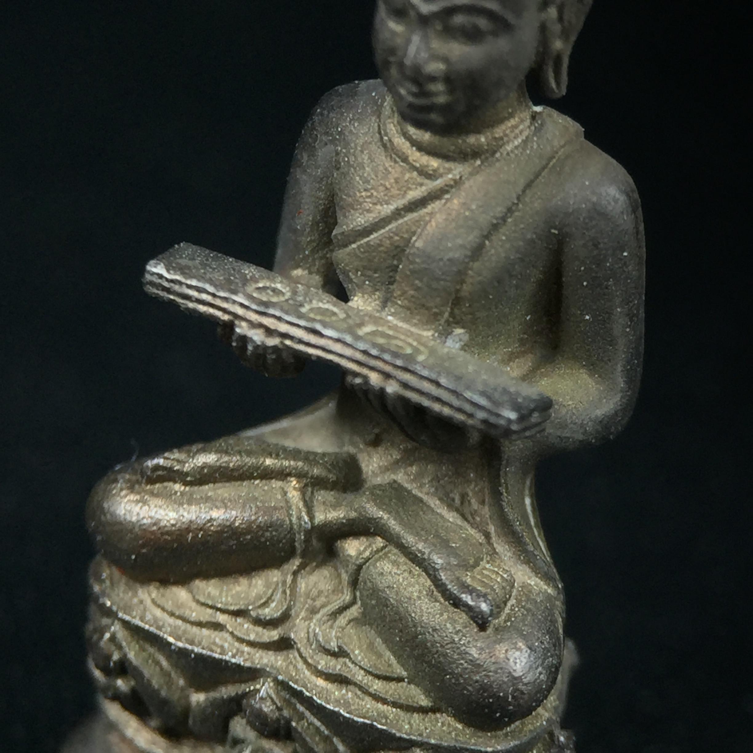 พระกริ่งปรมานุชิตชิโนรส วัดพระเชตุพนวิมลมังคลาราม(วัดโพธิ์) ปี2533 เนื้อนวโลหะ ( ในหลวงรัชกาลที่9เสด็จเททอง)พิธีใหญ่ งดงามด้วยพุทธศิลป์เปี่ยมด้วยพุทธคุณ อีกหนึ่งรุ่นที่แนะนำสะสมบูชา