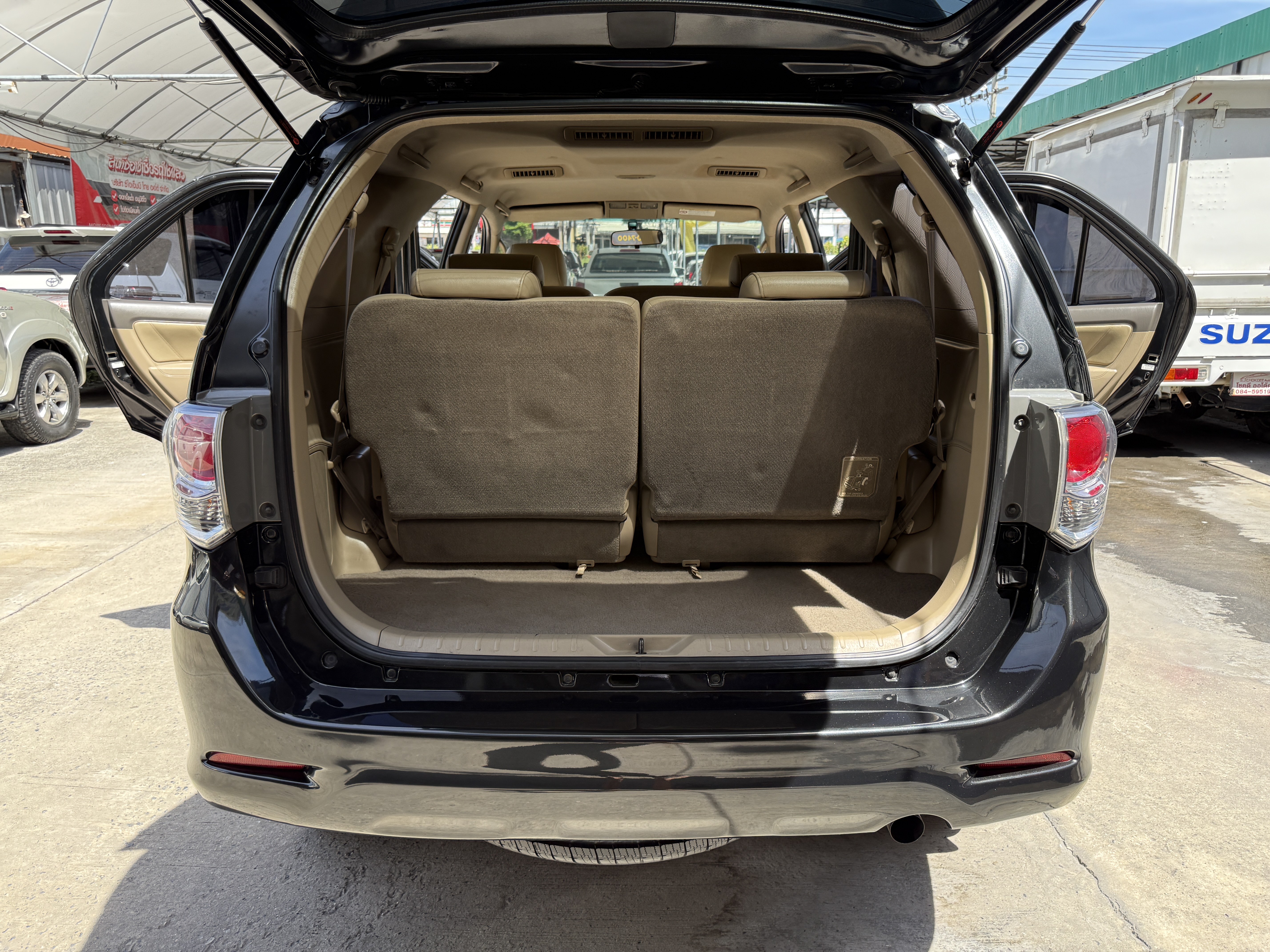 Toyota Fortuner Champ 3.0 V Navi 4WD At ปี 2013 ดำ