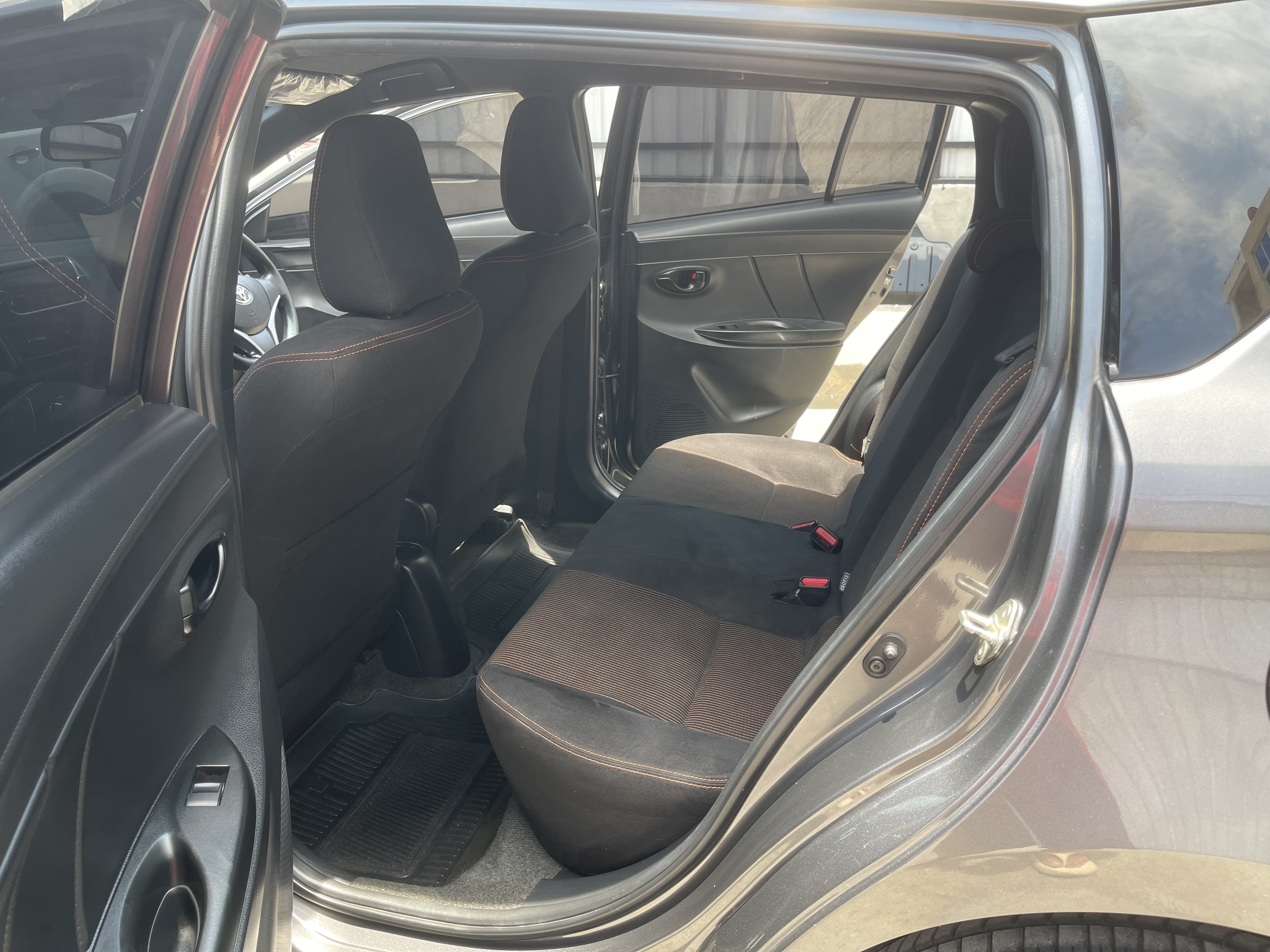 Toyota Yaris 1.2 E At 2017 เทาดำ