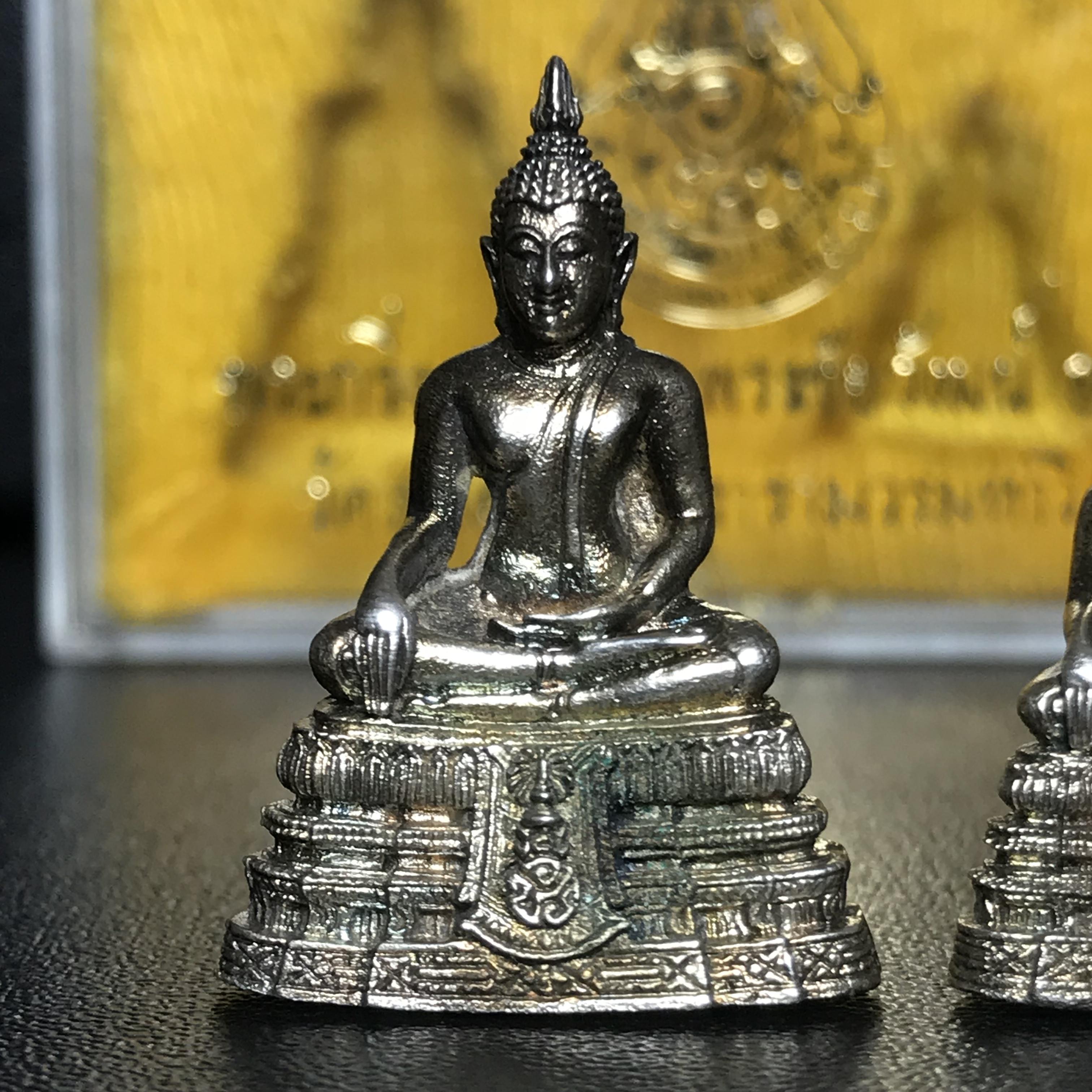 พระกริ่ง-พระชัยวัฒน์ พระศรีศากยมุนี อปร.วัดสุทัศนเทพวราราม พ.ศ.2521ชุดเนื้อเงินหายาก(ในหลวงรัชกาลที่9 เสด็จเททอง)