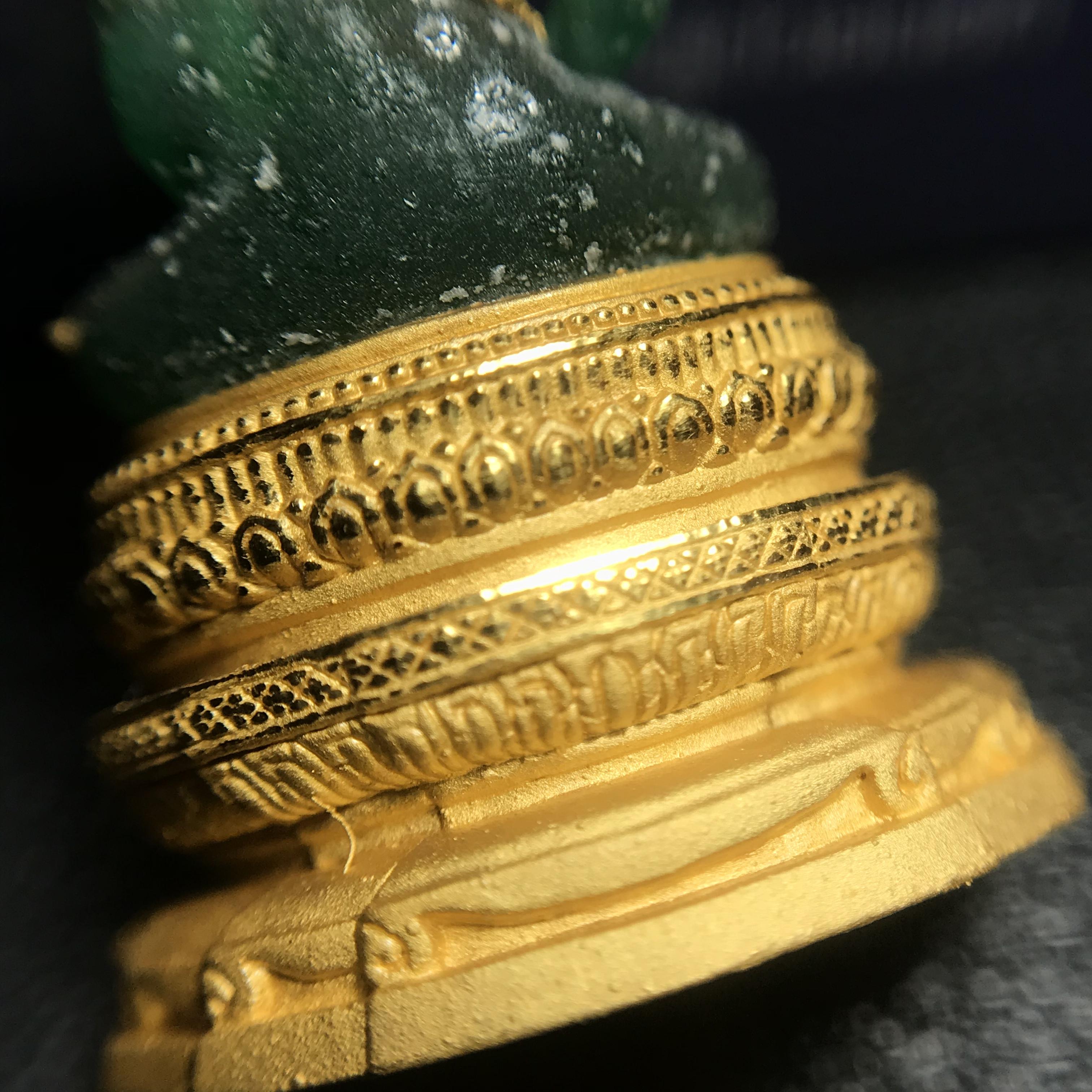 พระแก้วมรกต ภปร. ปี2547 จัดสร้างโดย รพ.ภูมิพลฯ ลอยองค์ หน้าตัก 1/2 นิ้ว เนื้อเรซิ่นหุ้มทองคำ99.99%