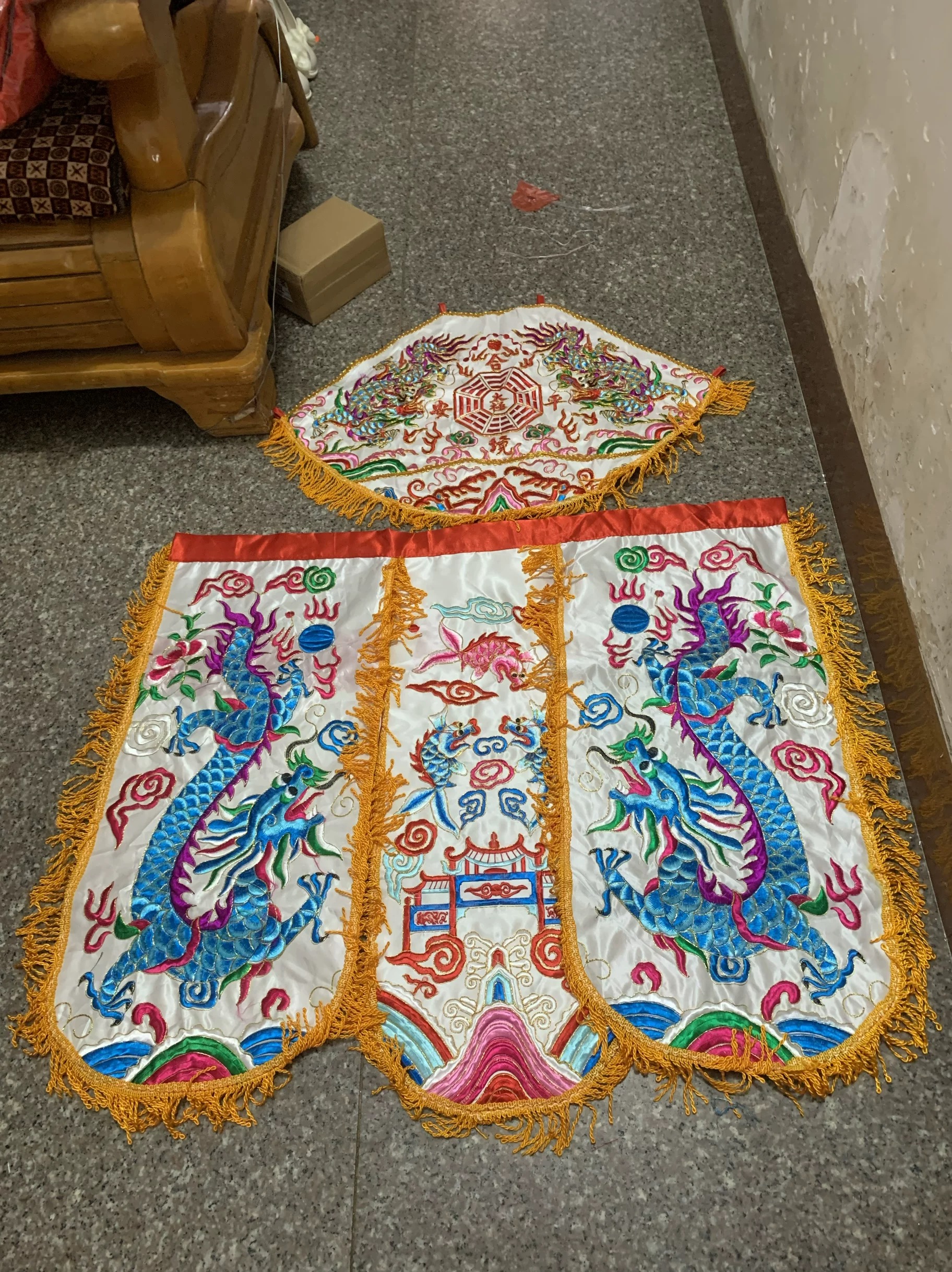 ชุดร่างทรง ชุดม้าทรง ต้อพระจีน ลายมังกร สีขาว