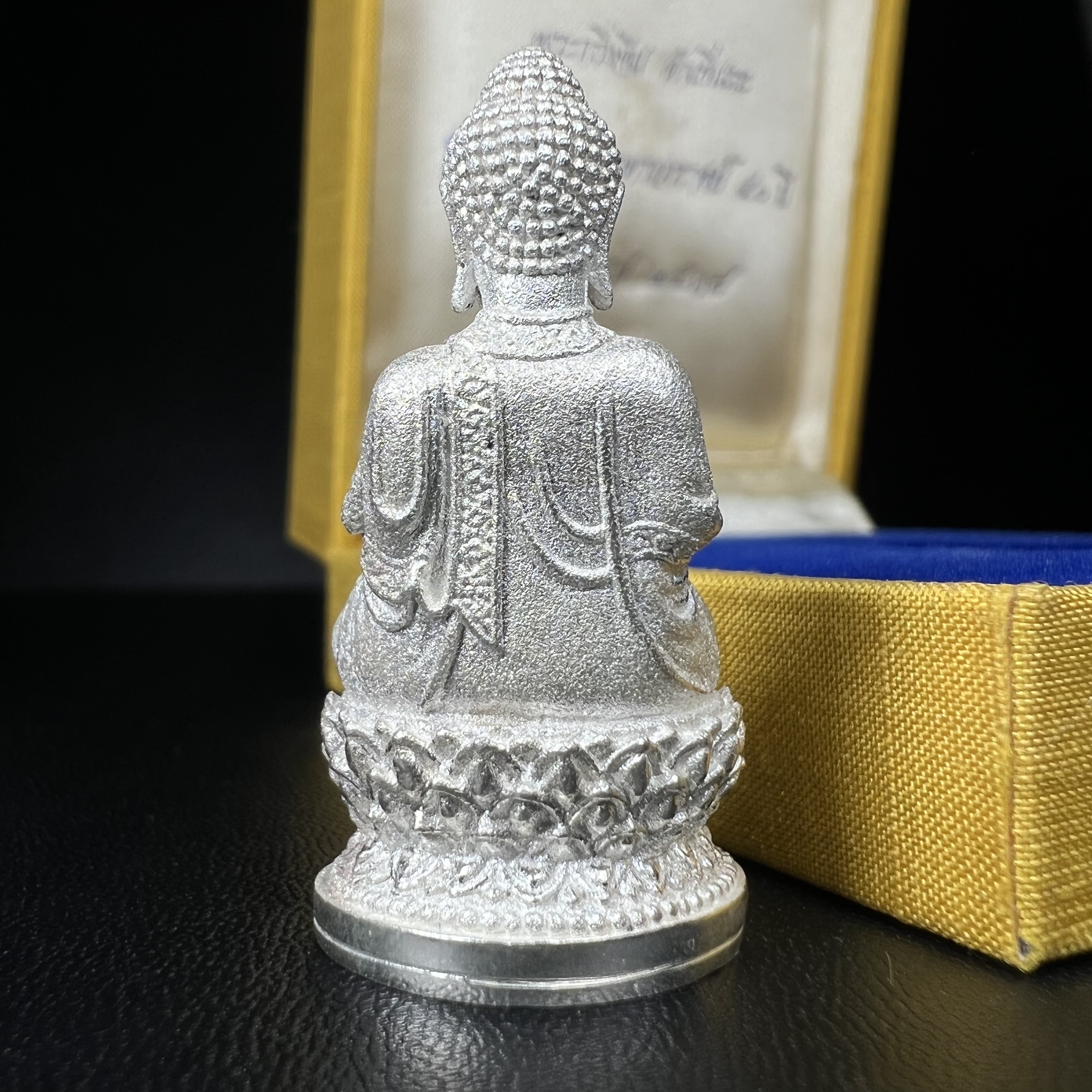 พระกริ่งจีน "ต้าเยิ่นถะ" (เนื้อเงิน) รุ่น กาญจนาภิเษก ครองราชย์ 50 ปี วัดบวรนิเวศวิหาร ปี2538 (คัดสภาพสวยเดิม พิธีใหญ่ พุทธศิลป์งดงาม)1 ใน 6001 องค์