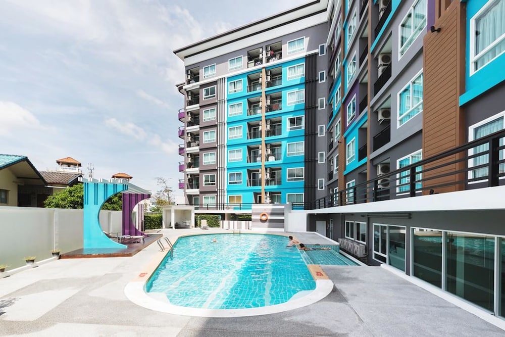 For Sales: Kathu The Scene condominium 8th Floor 1 bedroom38SQm. Corner Side Moutain View