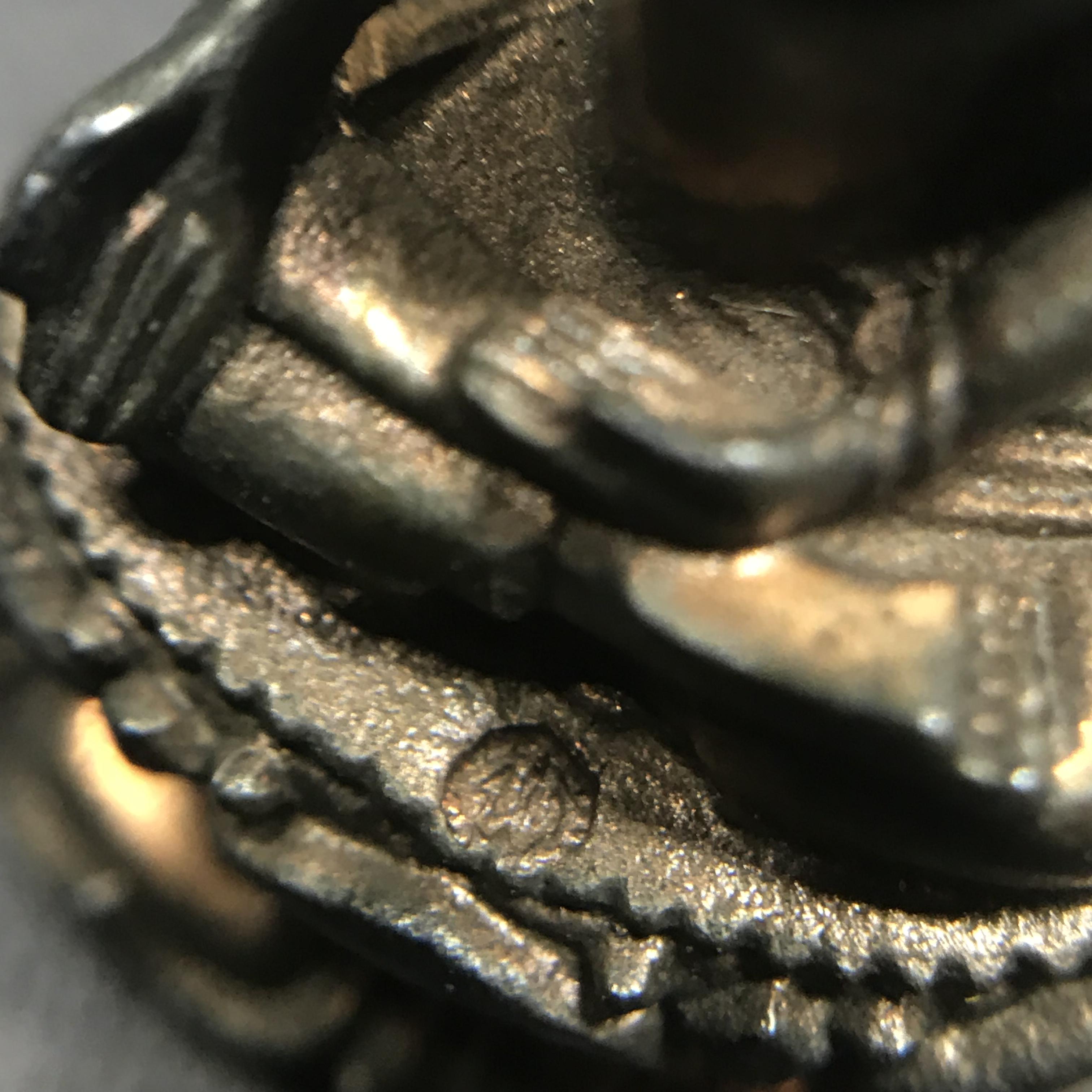 พระกริ่งไพรีพินาศ(รุ่นแรก สมเด็จพระญาณสังวร) วัดเพชรวราราม รุ่นเขาค้อ เนื้อนวโลหะ ตอกโ ค้ต ปี2520 จ.เพชรบูรณ์(1ใน2309 องค์)