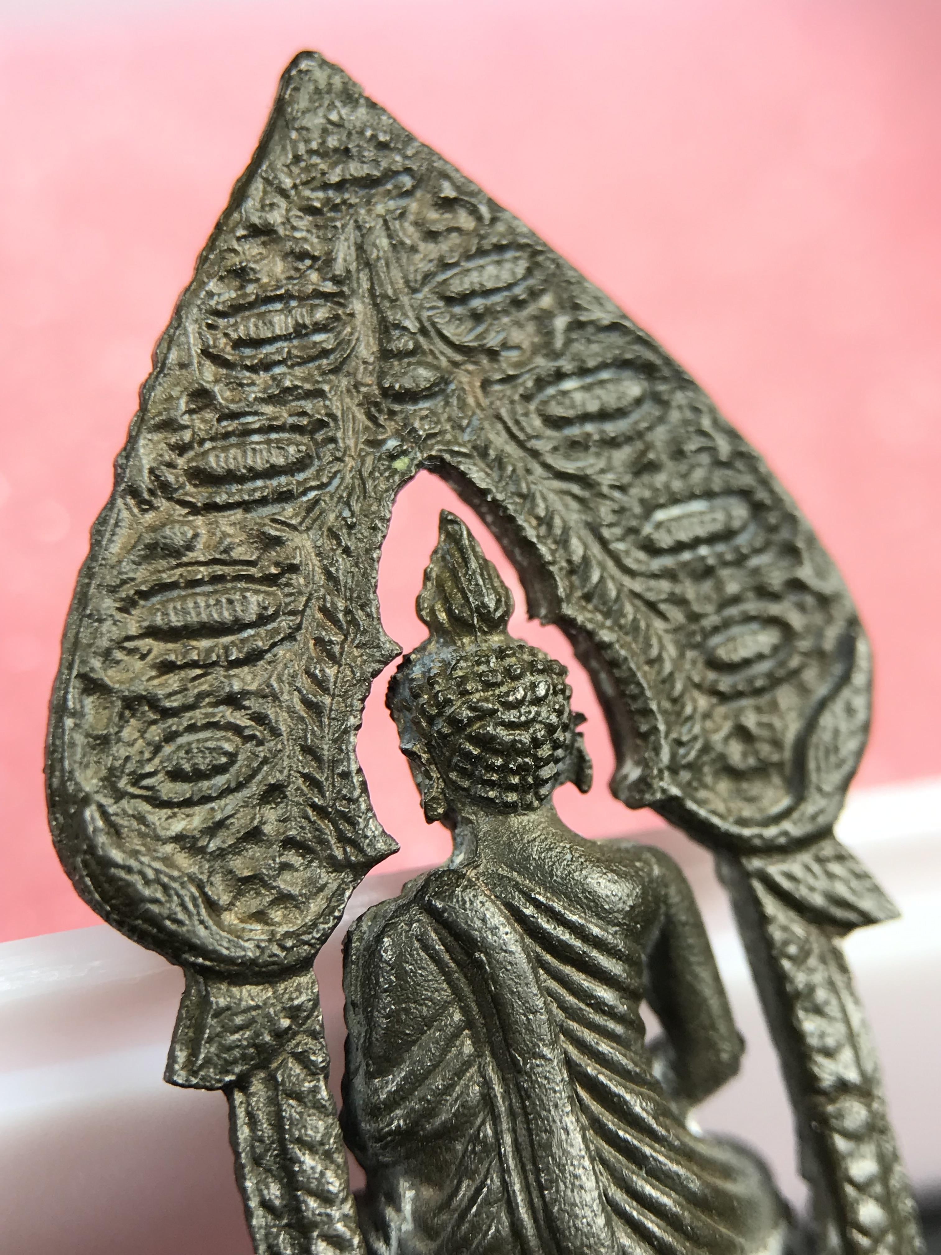 พระกริ่งนิรันตราย สมโภชครบ 108 ปี วัดราชประดิษฐ์ ปี 2515 เนื้อนวโลหะ(องค์หมายเลข ๑๖๘)( ในหลวง ร.9 เสด็จเททอง)( จำนวนสร้าง 1 ใน 999 องค์) (พิธีใหญ่ เกจิคณาจารย์ในยุคล้นหลาม หลวงปู่โต๊ะ วัดประดู่ฉิมพลีร่วมปลุกเสก)หายาก