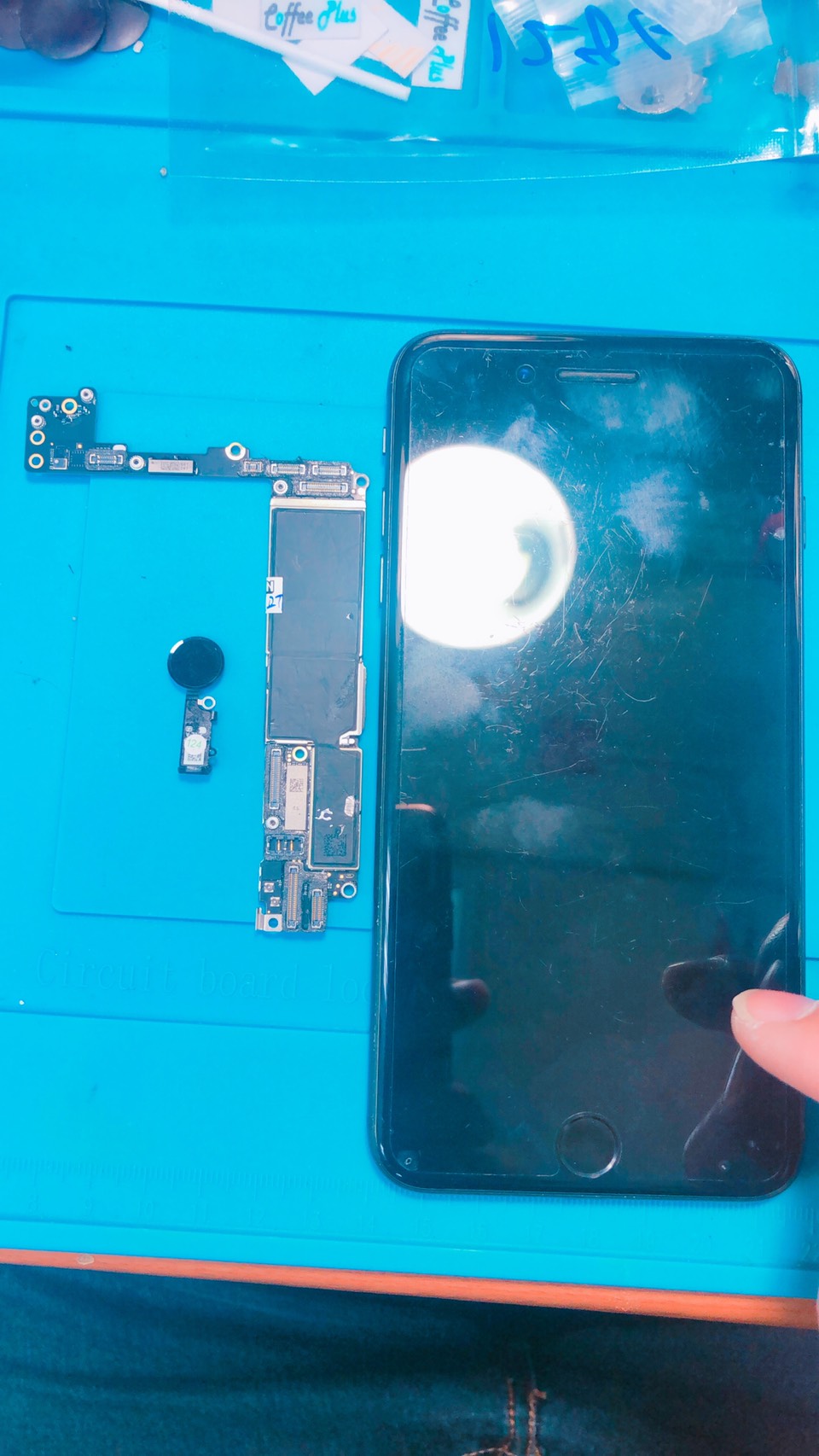 ราคาบอร์ดไอโฟน7 plus (128g)สแกนนิ้วมือได้