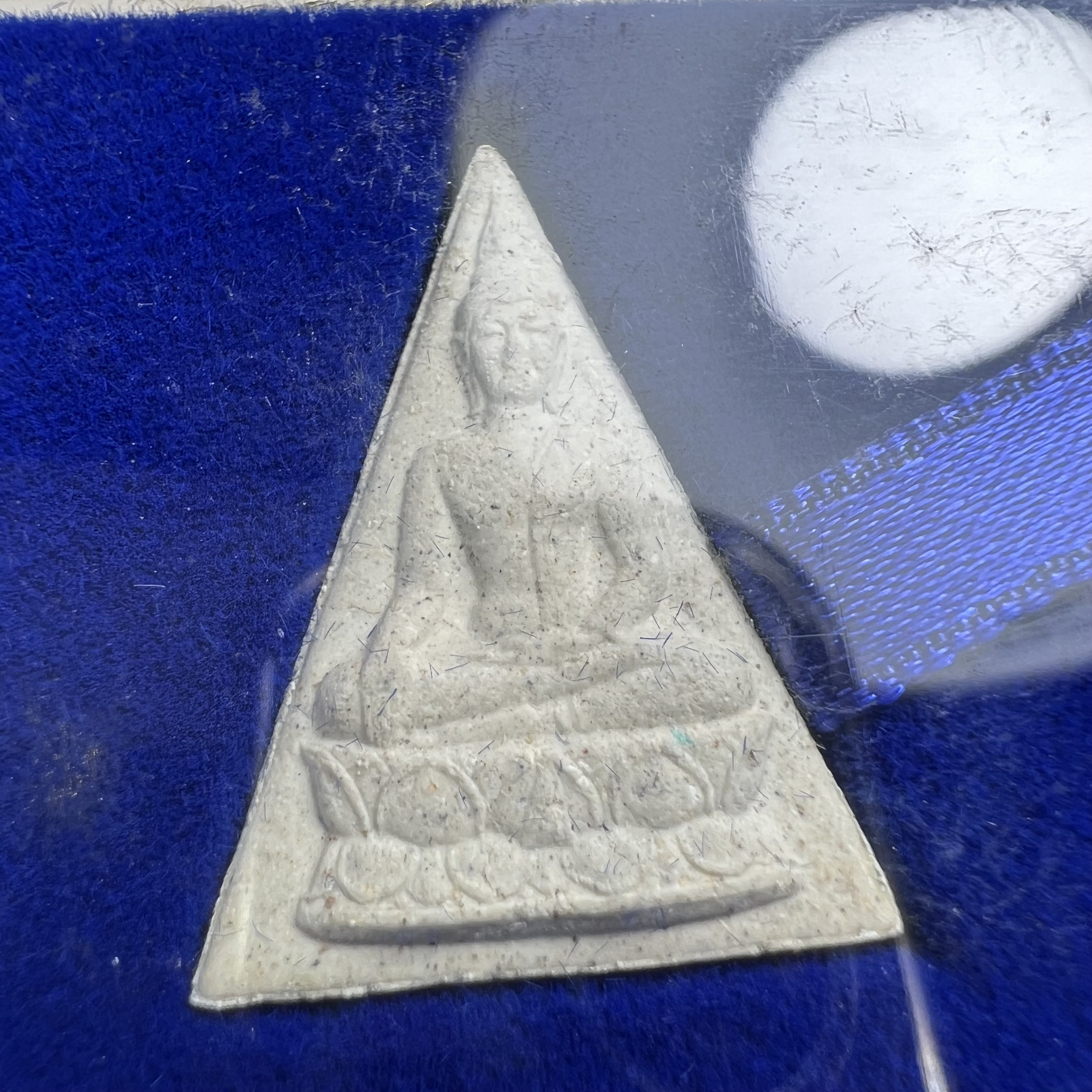 ชุดที่ระลึกครบ 84 ปี โรงพยาบาลจุฬาลงกรณ์ สภากาชาดไทย 30 พฤษภาคม พ.ศ.2541(ในหลวงรัชกาลที่9เสด็จในพิธี)พระดี พิธีใหญ่ มวลสารเส้นเกศาในหลวงรัชกาลที่ 9 ประกอบพิธีพุทธาภิเษกพร้อมกับพิธีพระกริ่งปวเรศ ปี2530 วัดบวรนิเวศและวัดพระแก้ว(แพ็คเดิมไม่เคยแกะเปิด)